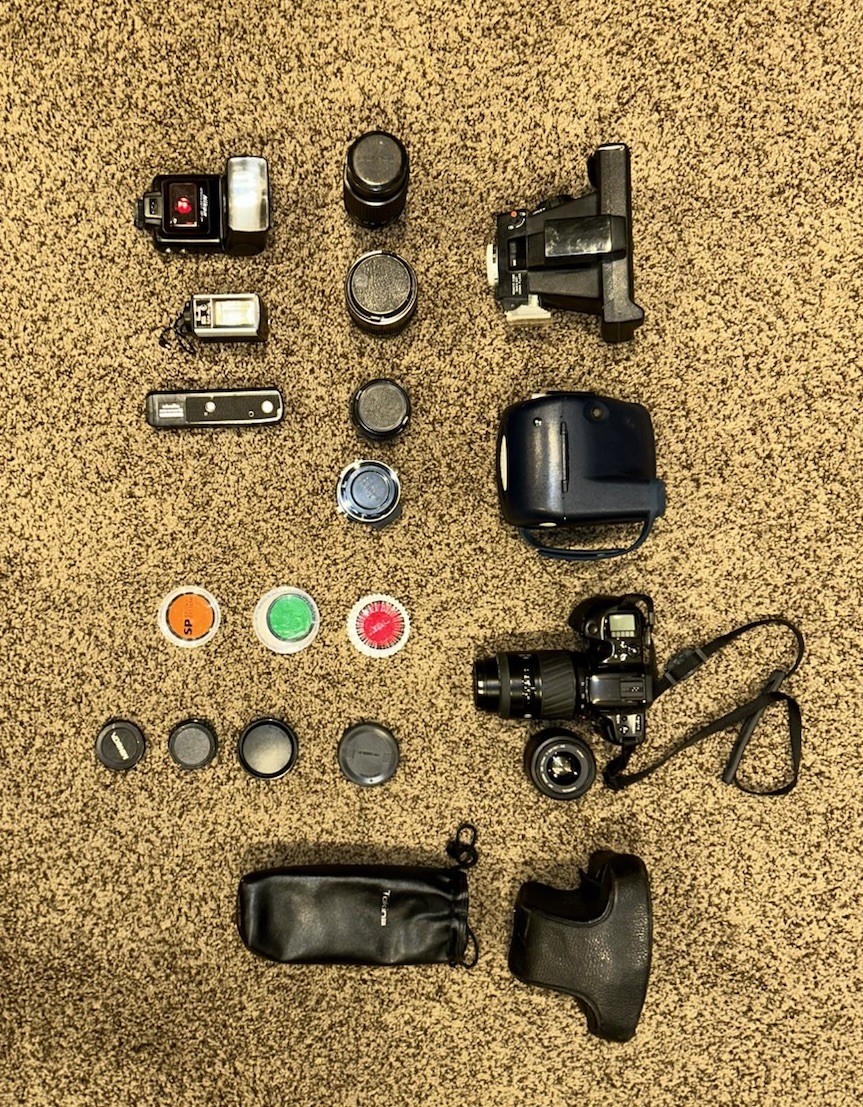 Minolta, Polaroid, Tokina, Vivitar, Nikon Camera & Lens Lot, Maxxum 400si