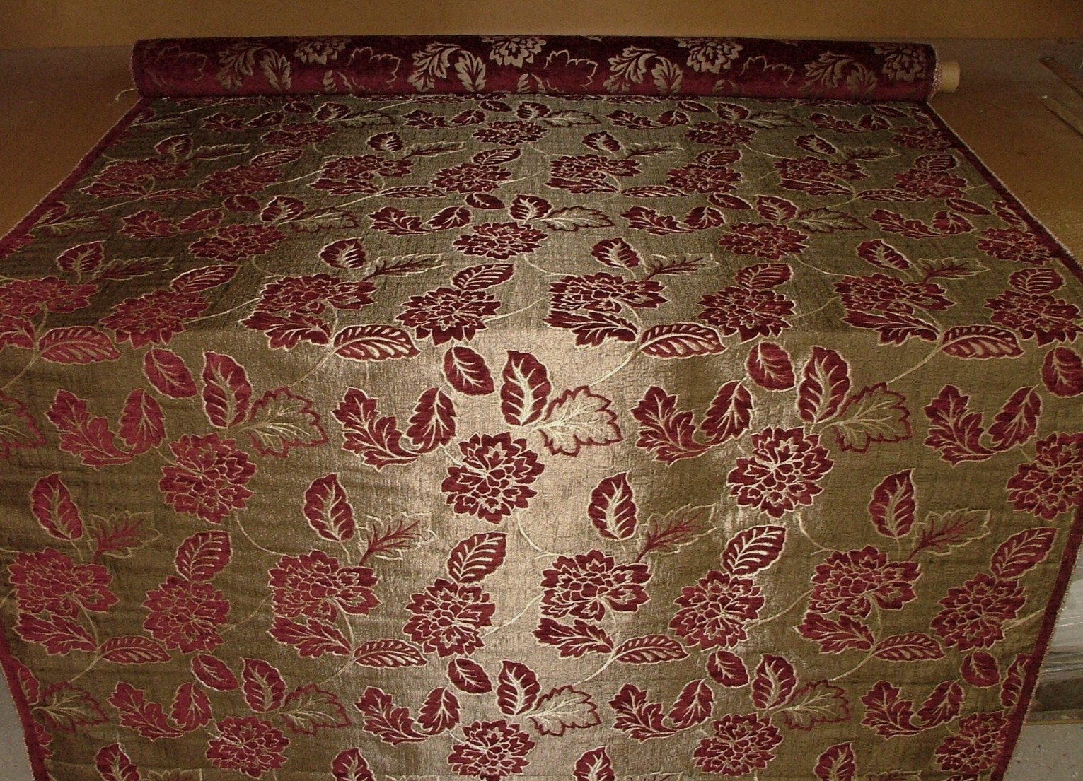 5.1 Metres Pasha Redcurrant Jacquard Chenille Fabric Curtain Cushion Furnishing