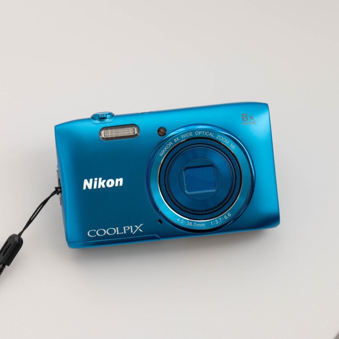 Nikon Coolpix S3600 Blue Compact Digital Camera 20MP Tested Excellent