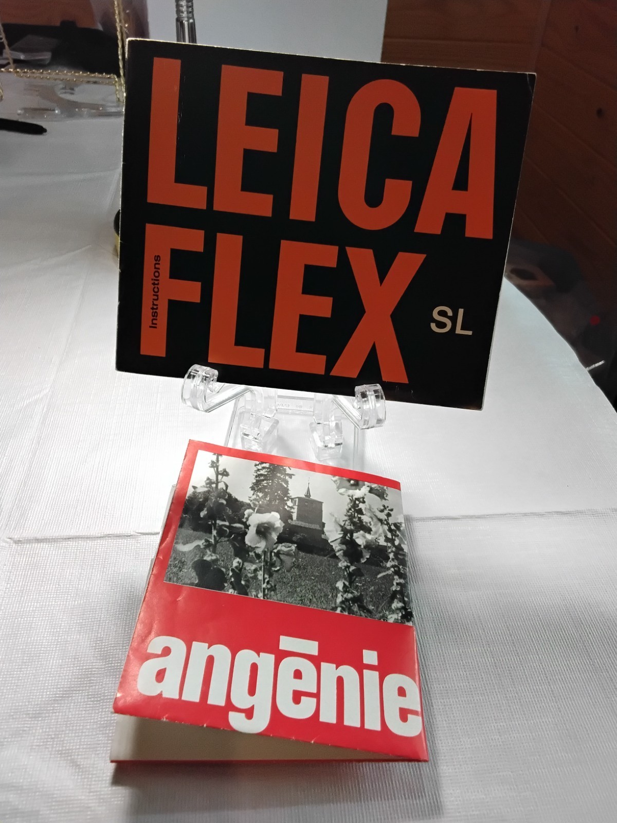 LEICA FLEX SL Instructions manual plus pocket guide.