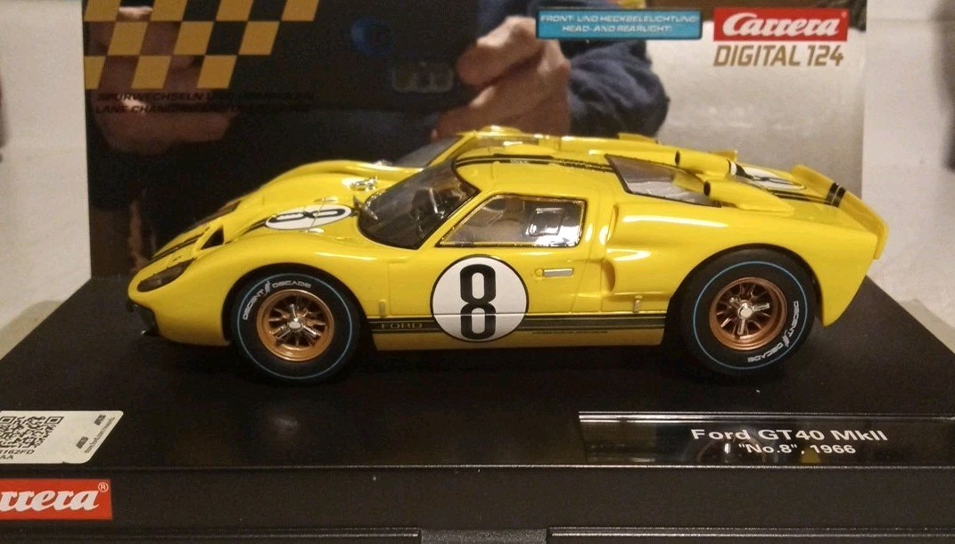 A New Digital 1:24 Scale Carrera Ford GT40 Mkll Slot Car!