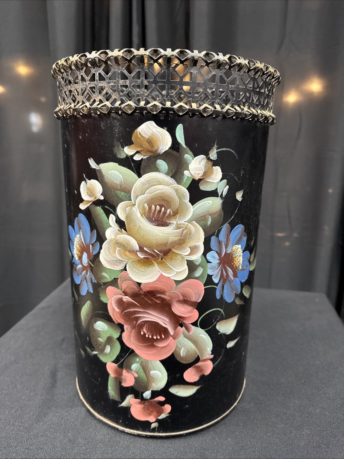Vintage Tole Painted Metal Dec Art USA Hamper/Trash can 1940s 1950s 14” Flowers