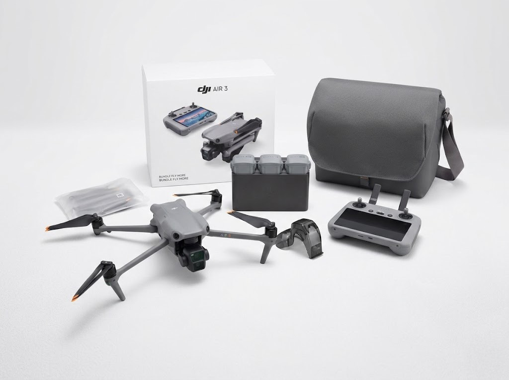 DJI Air 3 Fly More Combo - RC 2 Screen Remote - Open Box - MINT