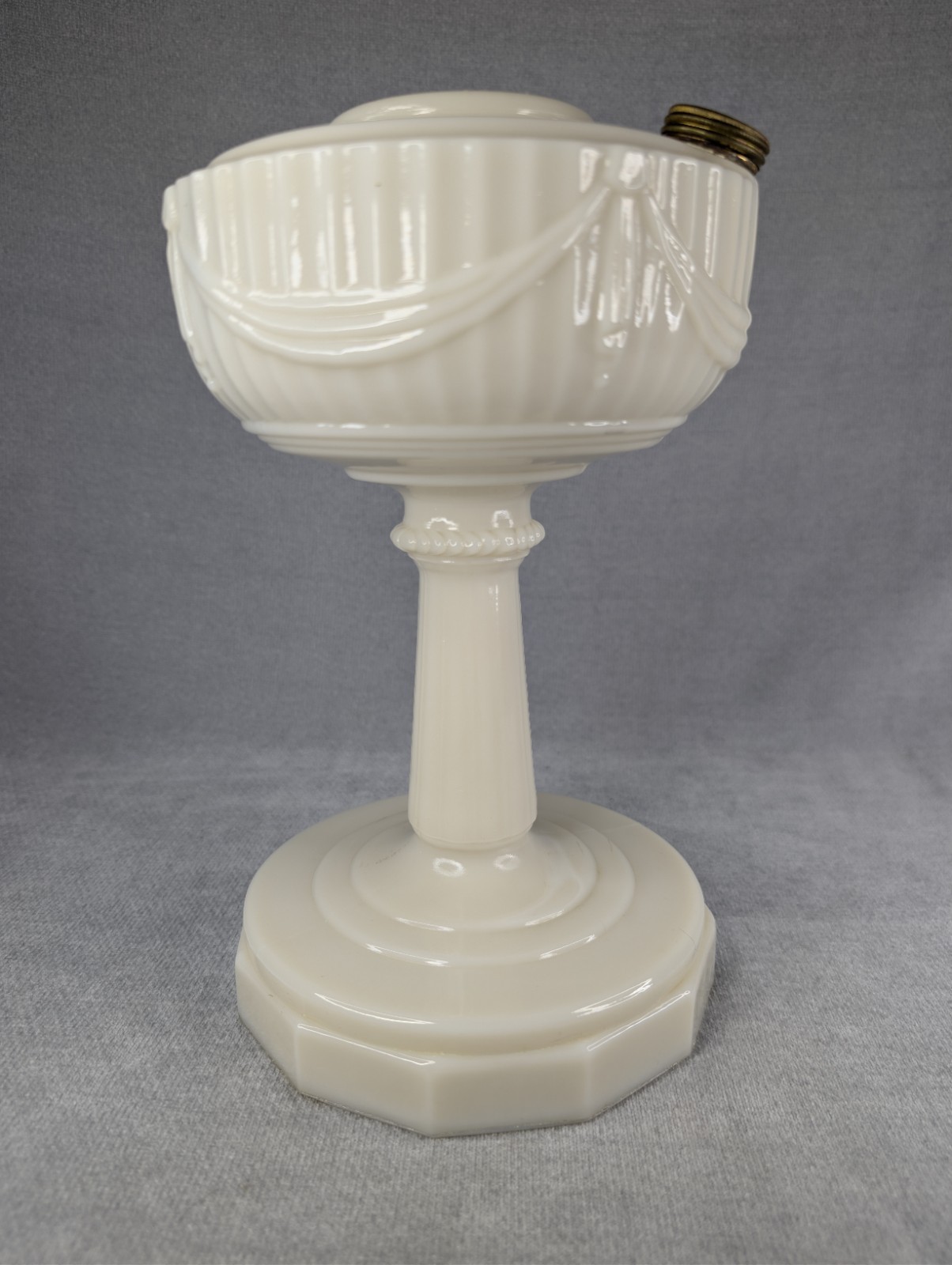 ALADDIN Alacite Glass Kerosene Oil Lamp Model B75 Lincoln Drape Post War