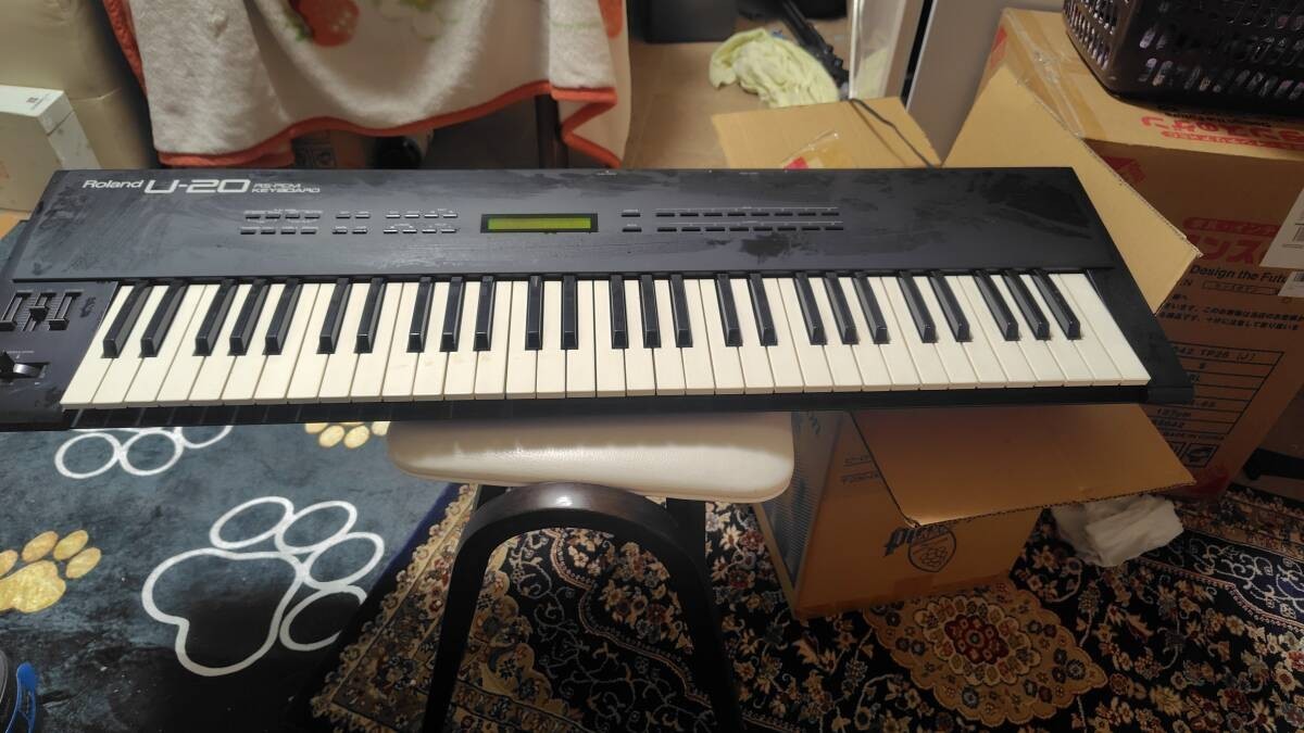 Roland U-20 RS-PCM Synthesizer Power On Untested / As-Is from japan junk
