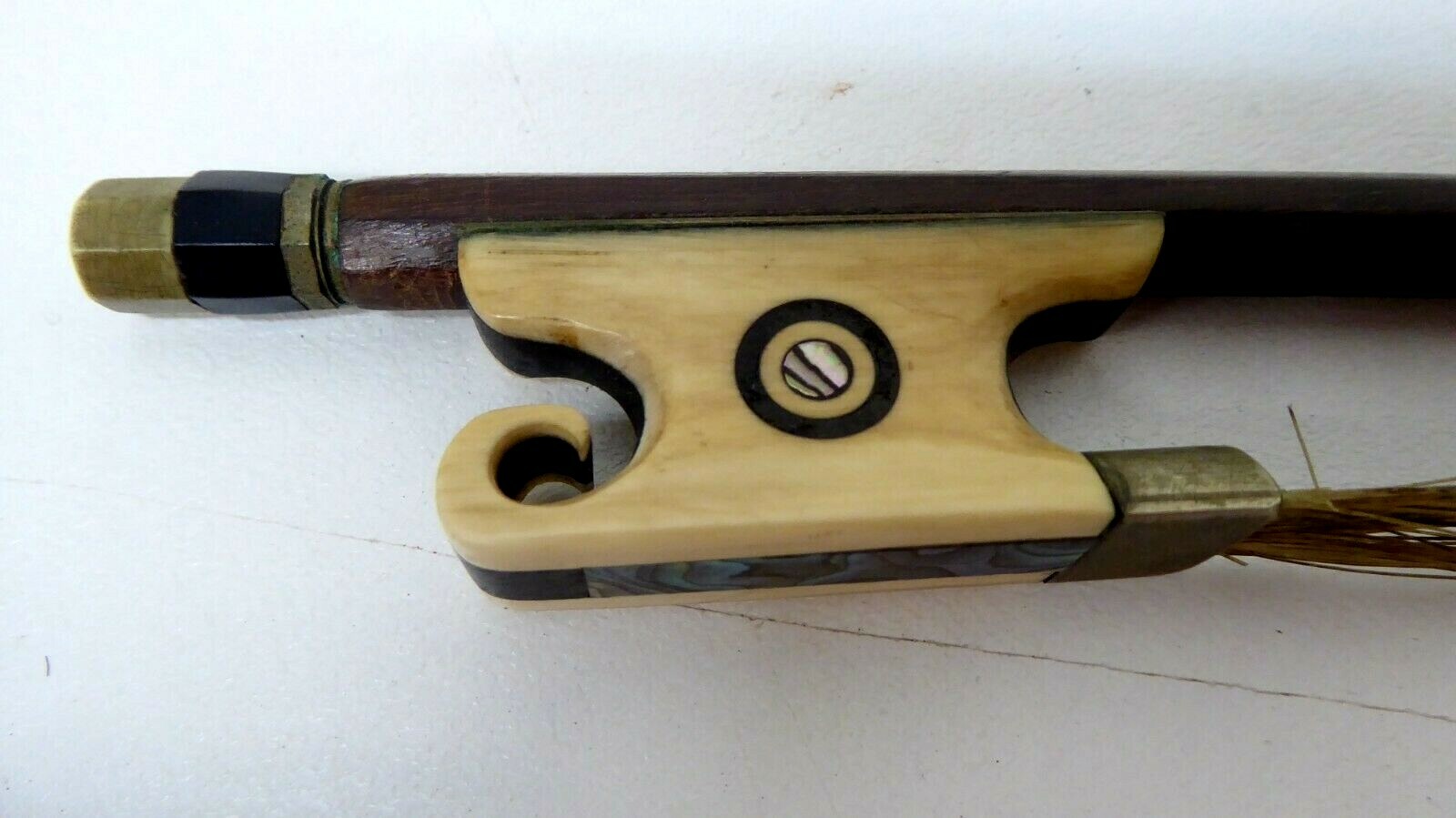ANTIQUE WOODEN VIOLIN BOW SCROLLED FROG PEARL SHELL INLAID EYE OLD ESTATE PIECE