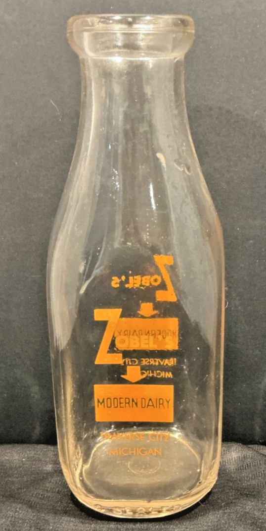 Vintage very rare Quart milk bottle Zobel’s Modern Dairy Traverse City Michigan
