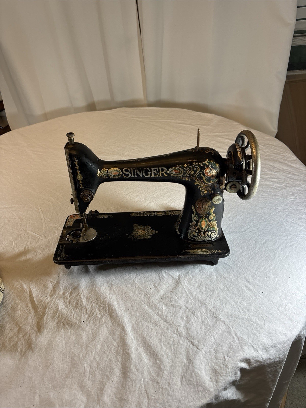 Singer Sewing Machine Model 66 Red Eye G0290191 Untested