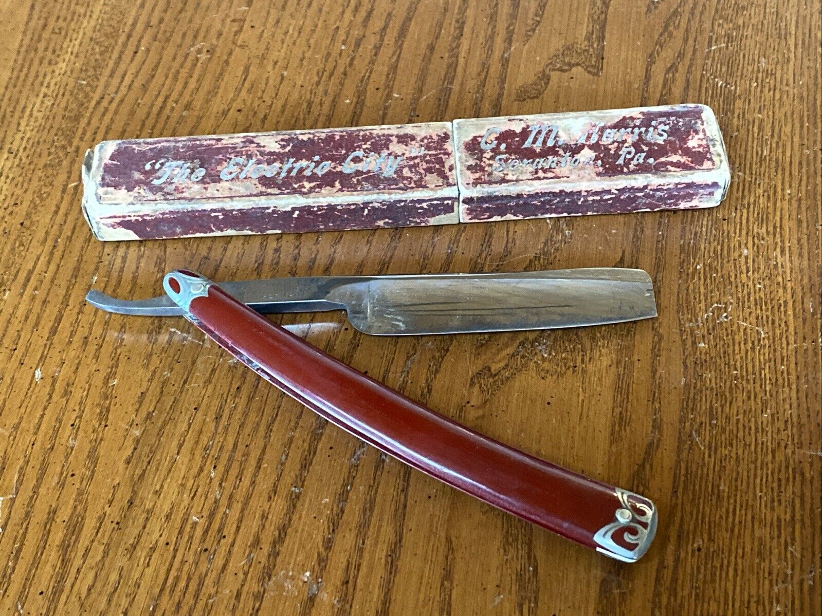 Antique JDL No 291 Wilkes Barre PA BS CO Germany Straight Razor Fancy Red Handle