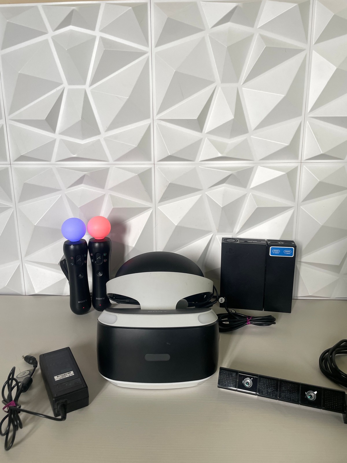 Sony PlayStation 4 VR Headset PS4 + 2 Move Camera