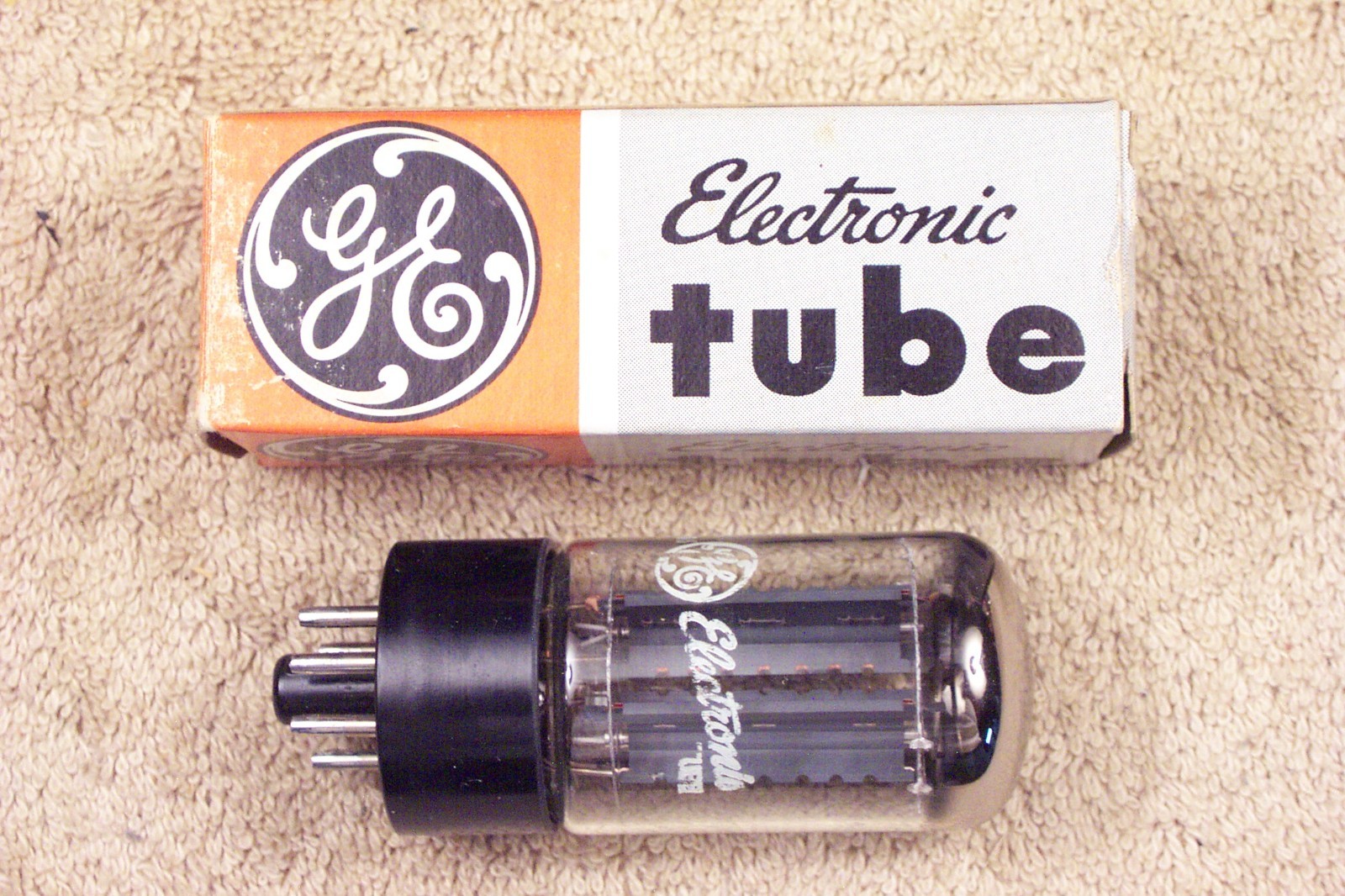 One, NEW, GE- Mullard 5AR4 GZ34, f32, 7-notch, Gt Britain, 5AR4 GZ34