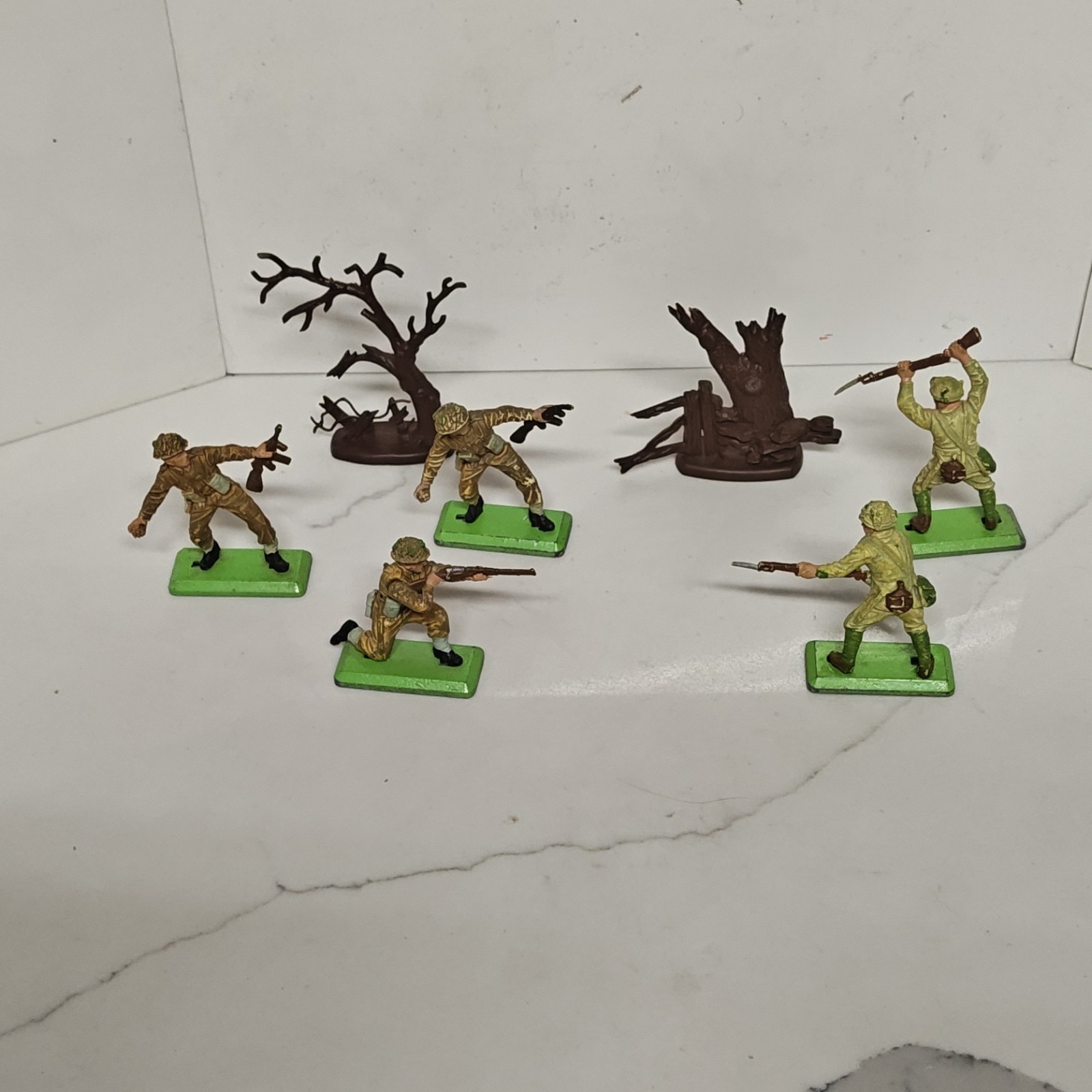 Britains Deetail 1971 Infantry Plastic Toy Soldiers Figures Set