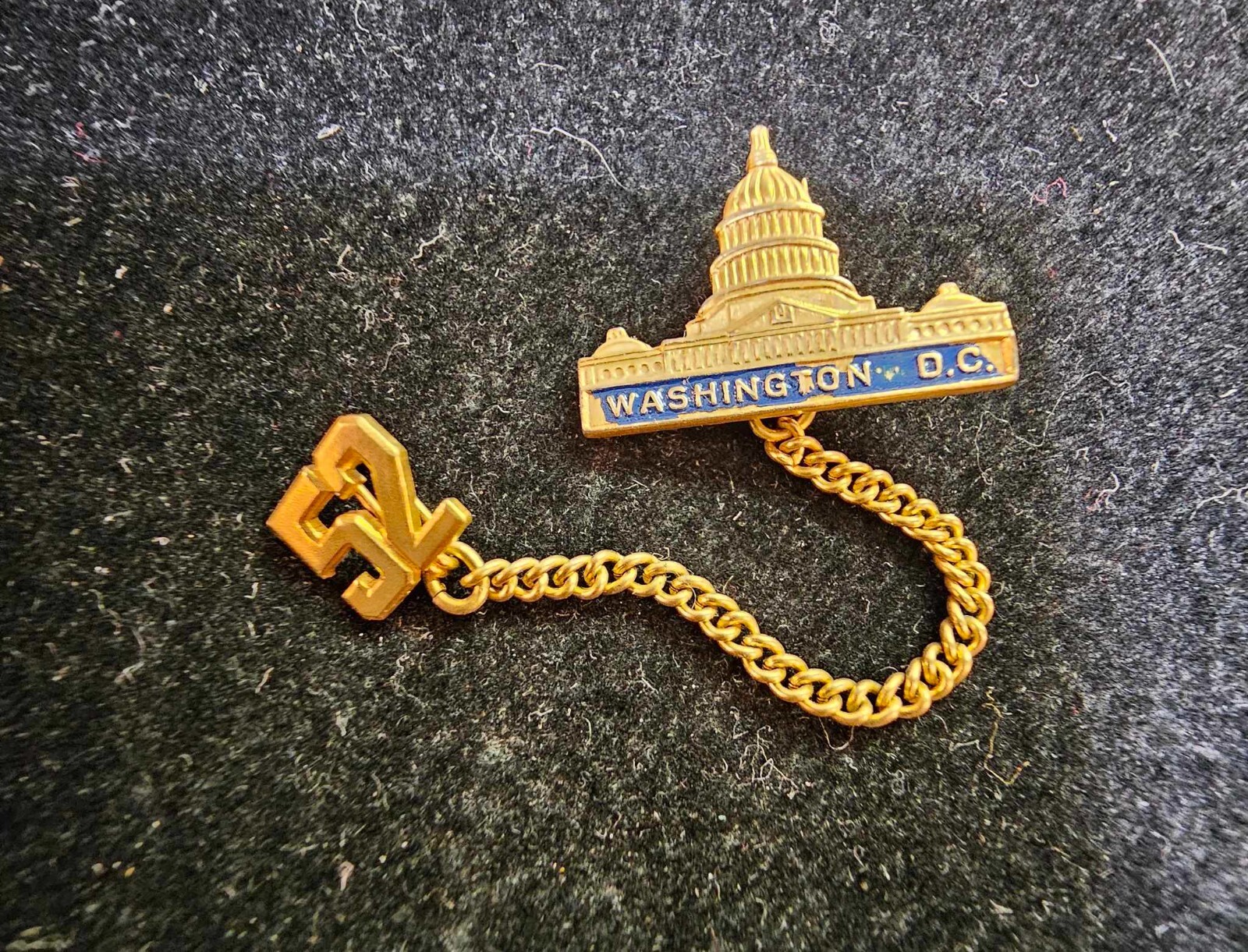 Goldtone vtg Washington DC Pin Tie Tack 1952" -B41