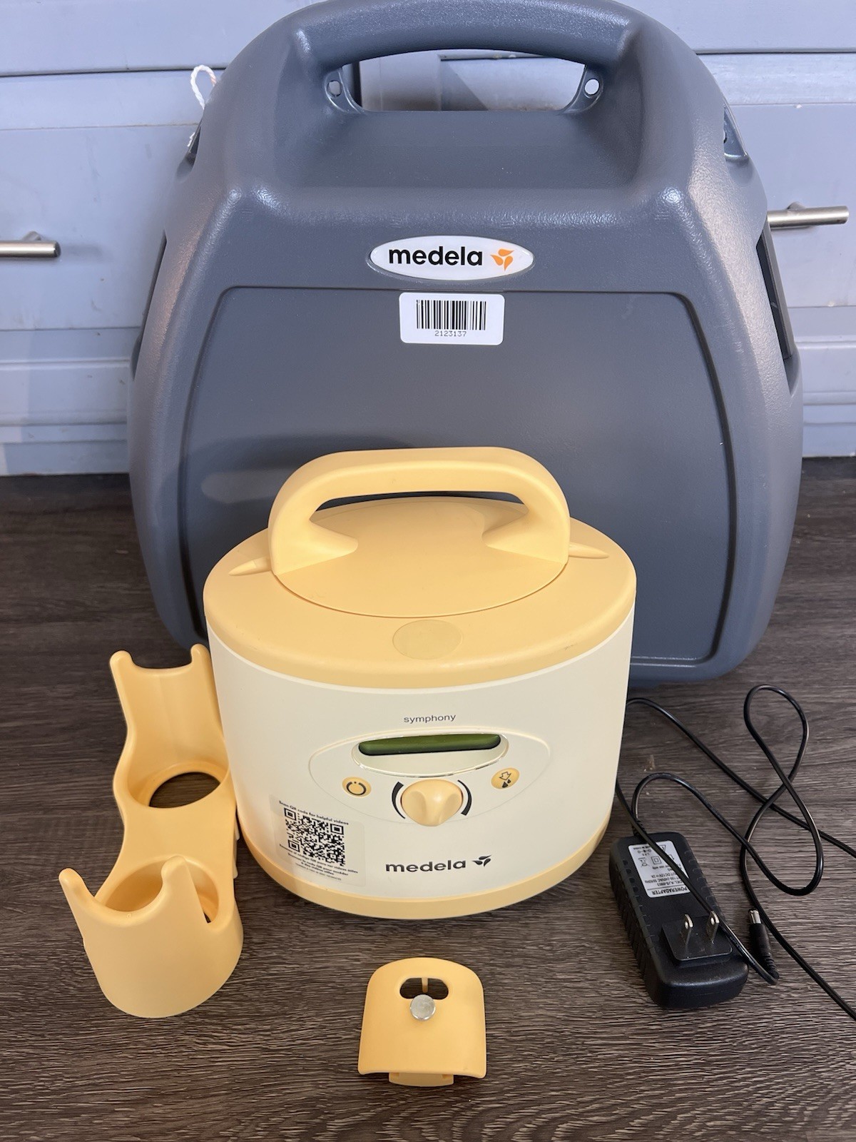 Medela Symphony 2.0 Hospital Grade Breast Pump - Electric- Only 8 Hours Of Use