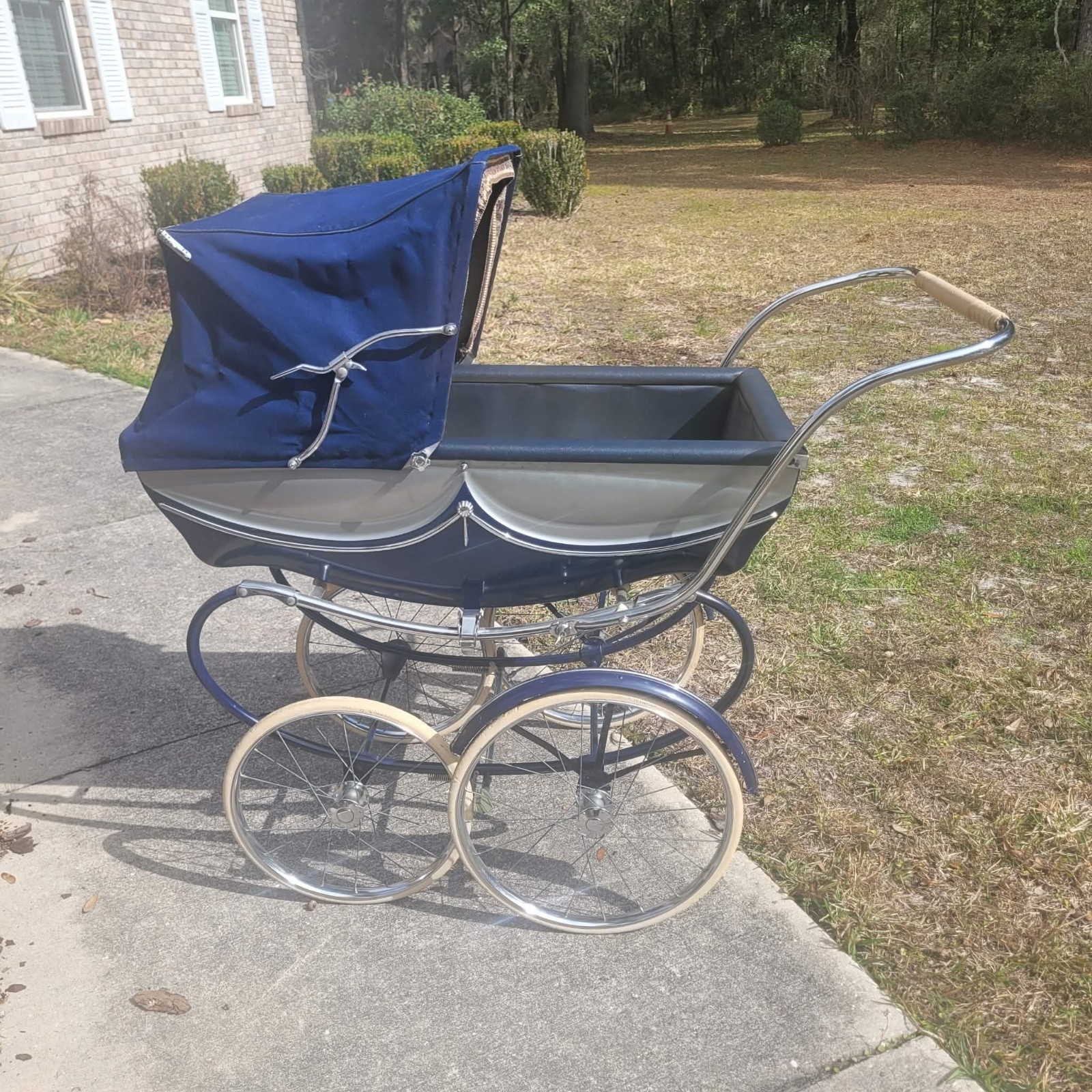 Vintage Wilson Silver Cross Balmoral Pram (1960s)