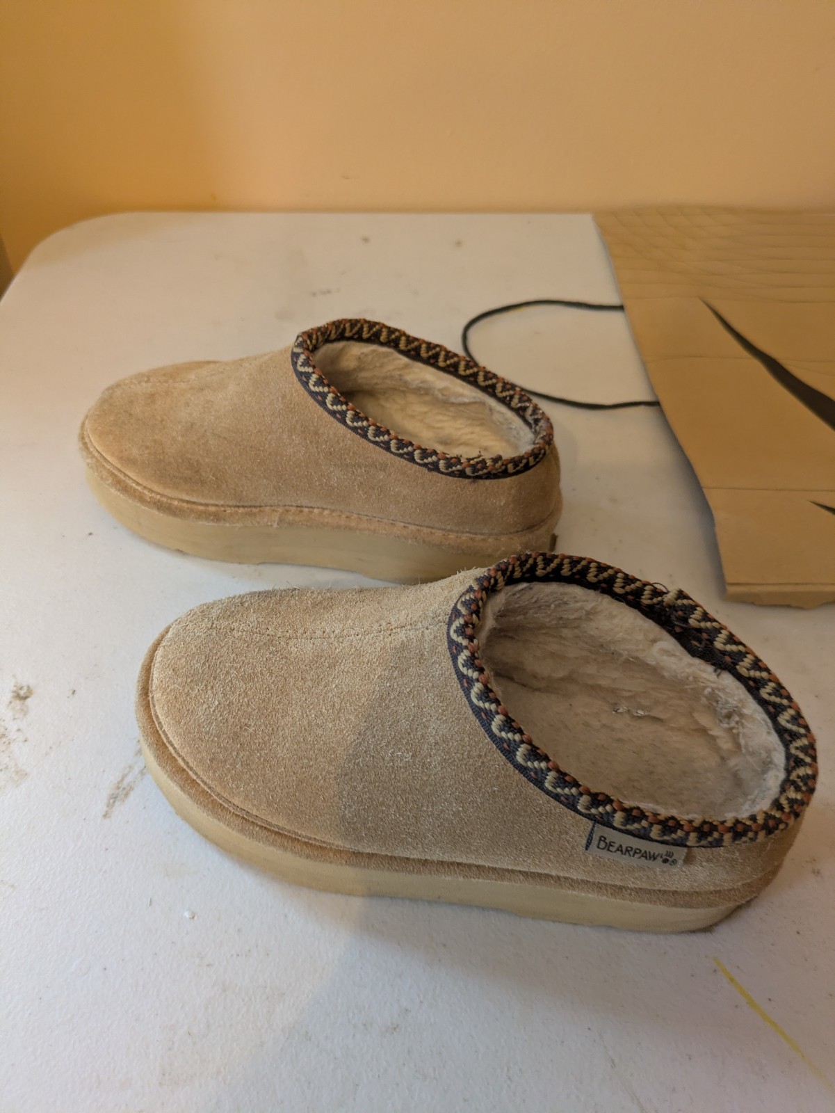 Bearpaw Martis Cocoa Shearling Slippers, Size 2, Platform Lined