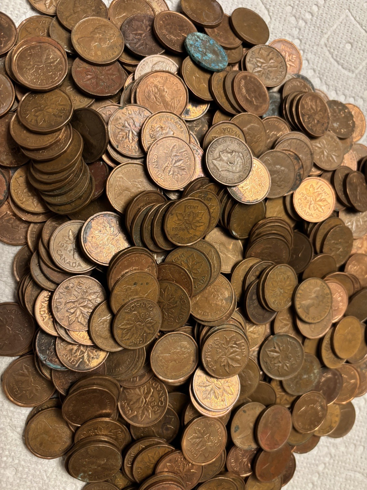 **Lot of 500 Canada One Cent (Penny) Mixed Dates Coins** 10 Rolls!!