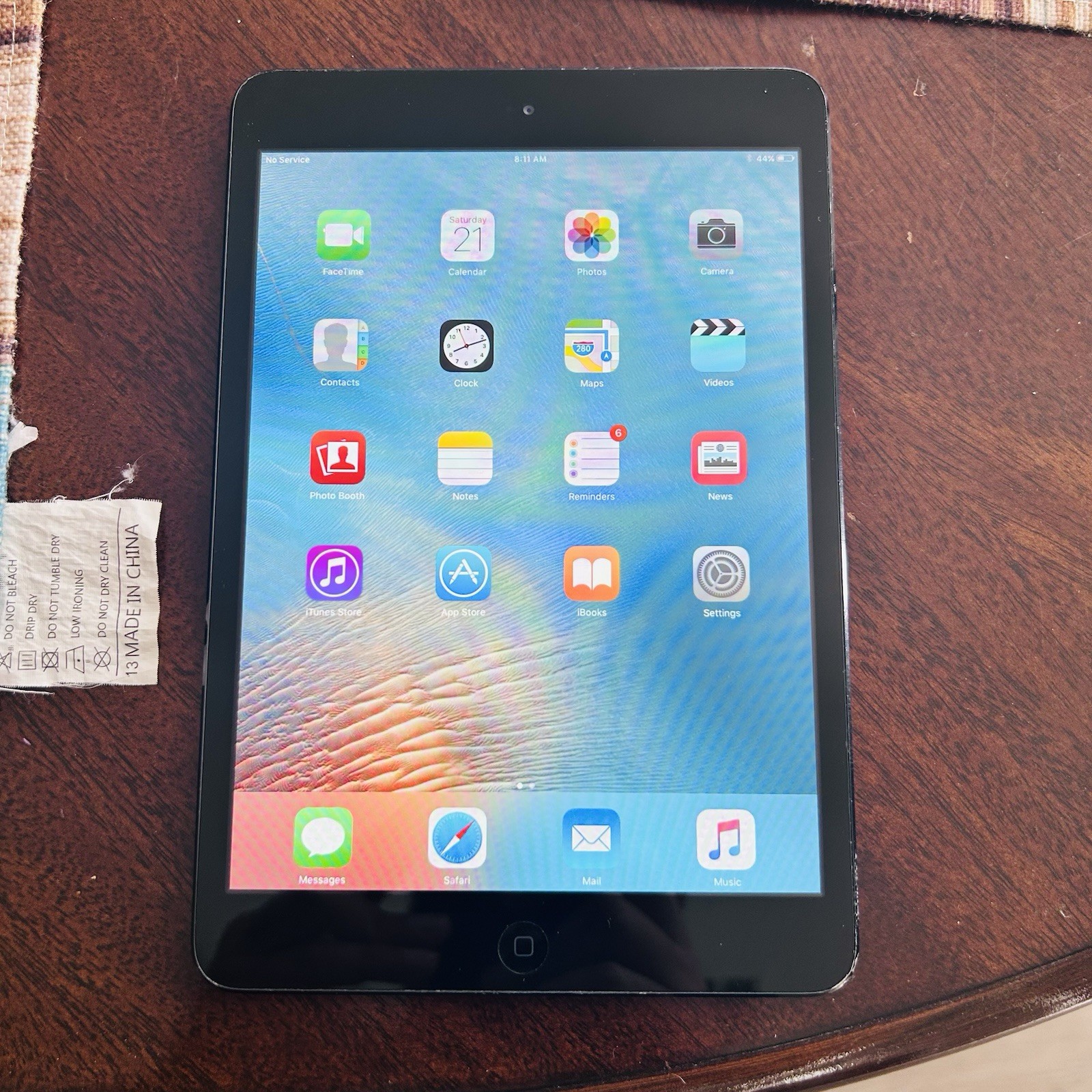 Apple iPad mini A1454 16 GB, 7.9 in-Silver  Unknown Apple ID Password