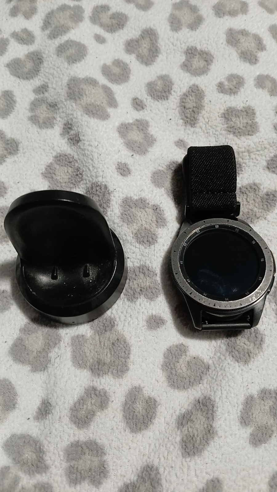 Samsung Walaxy Watch With Charging Dock Black