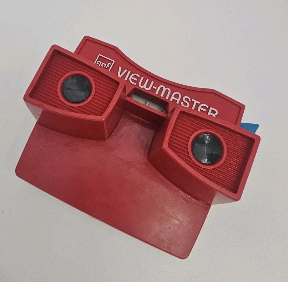 Vintage GAF View-Master Model E Red White 3D Viewer Blue Lever