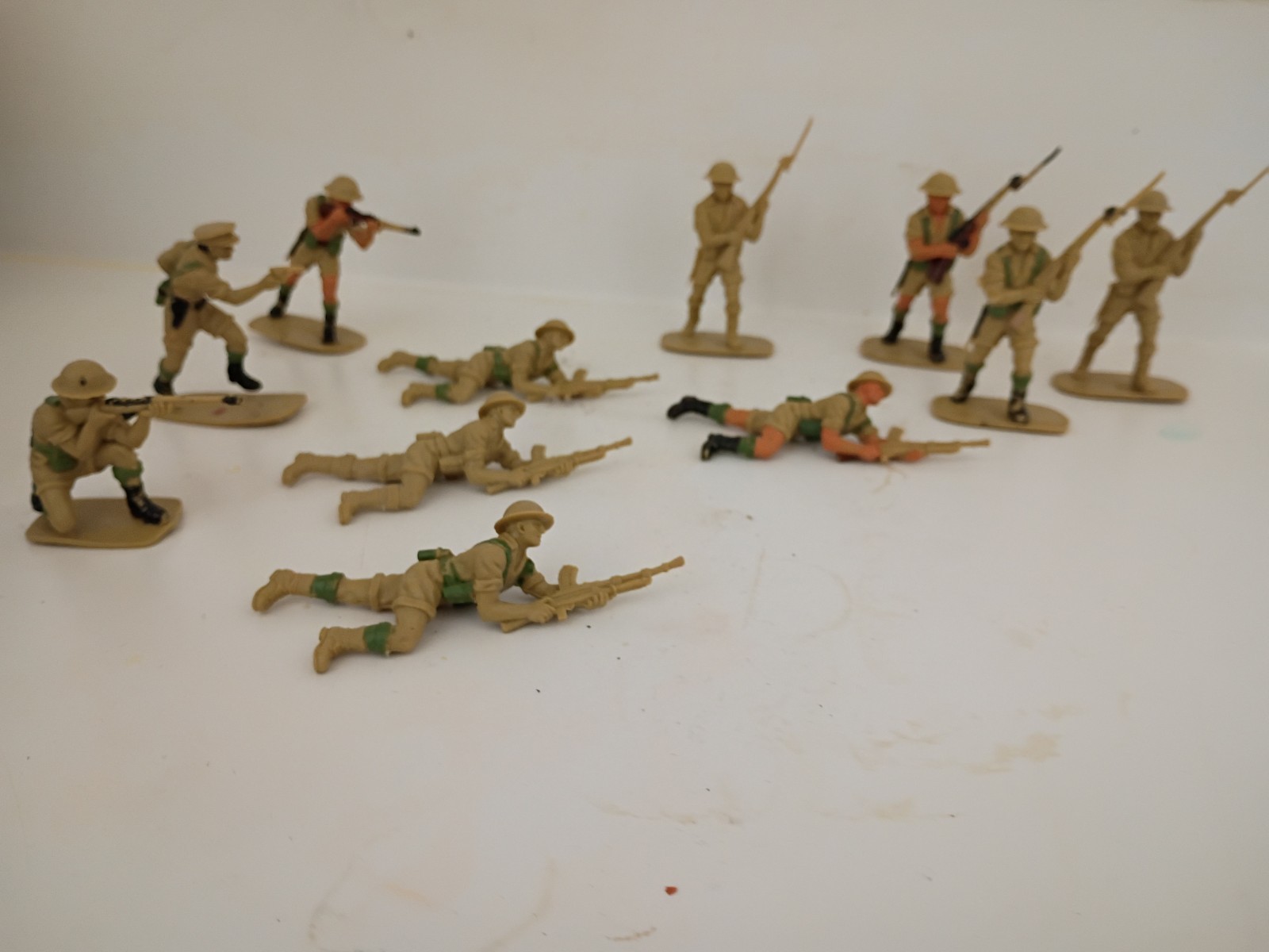  1:32 Airfix British army figures Officer soldiers lot!