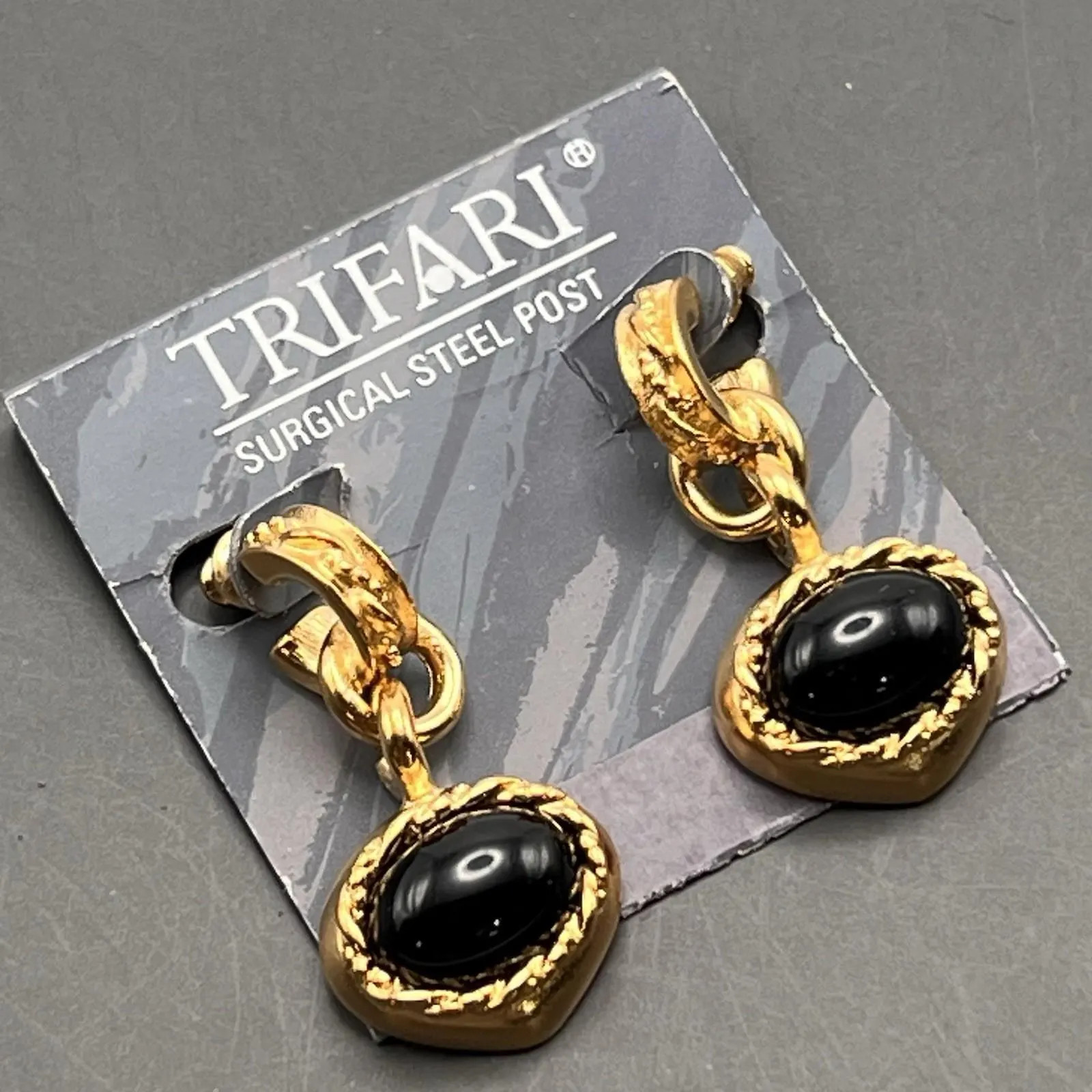 Vintage Trifari Gold Plated Dangle Drop Earrings for Pireced ears