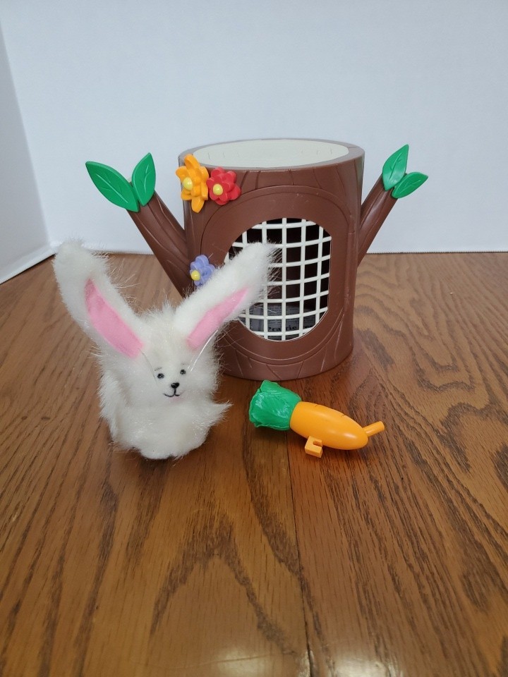 American Girl Hopscotch Hill 2003 Razzi Rabbit Box, Retired '06