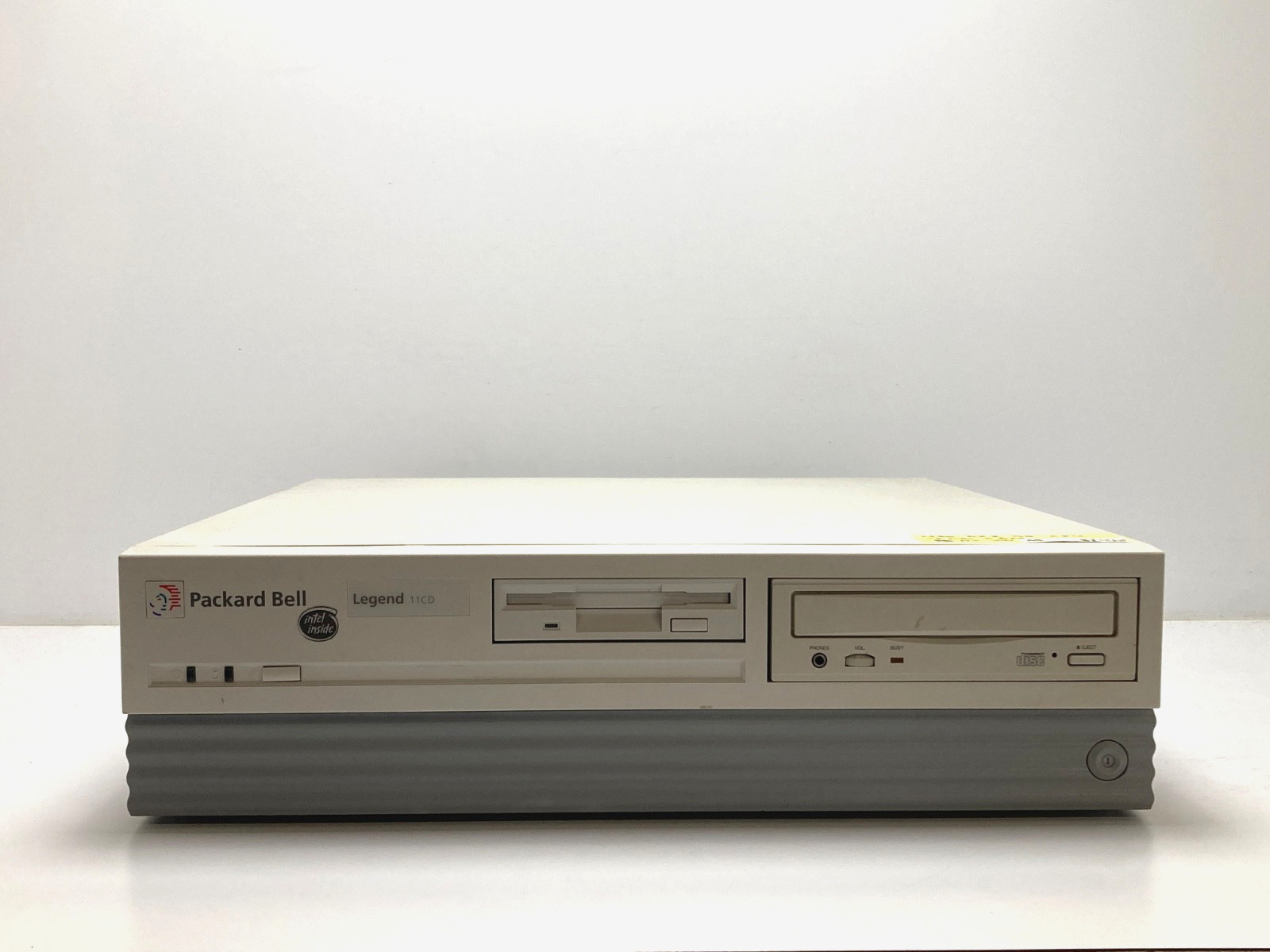 Vintage Packard Bell Legend 11CD 486 DX2 5D CPU 4Mb RAM NO HD - LOCAL PICK UP