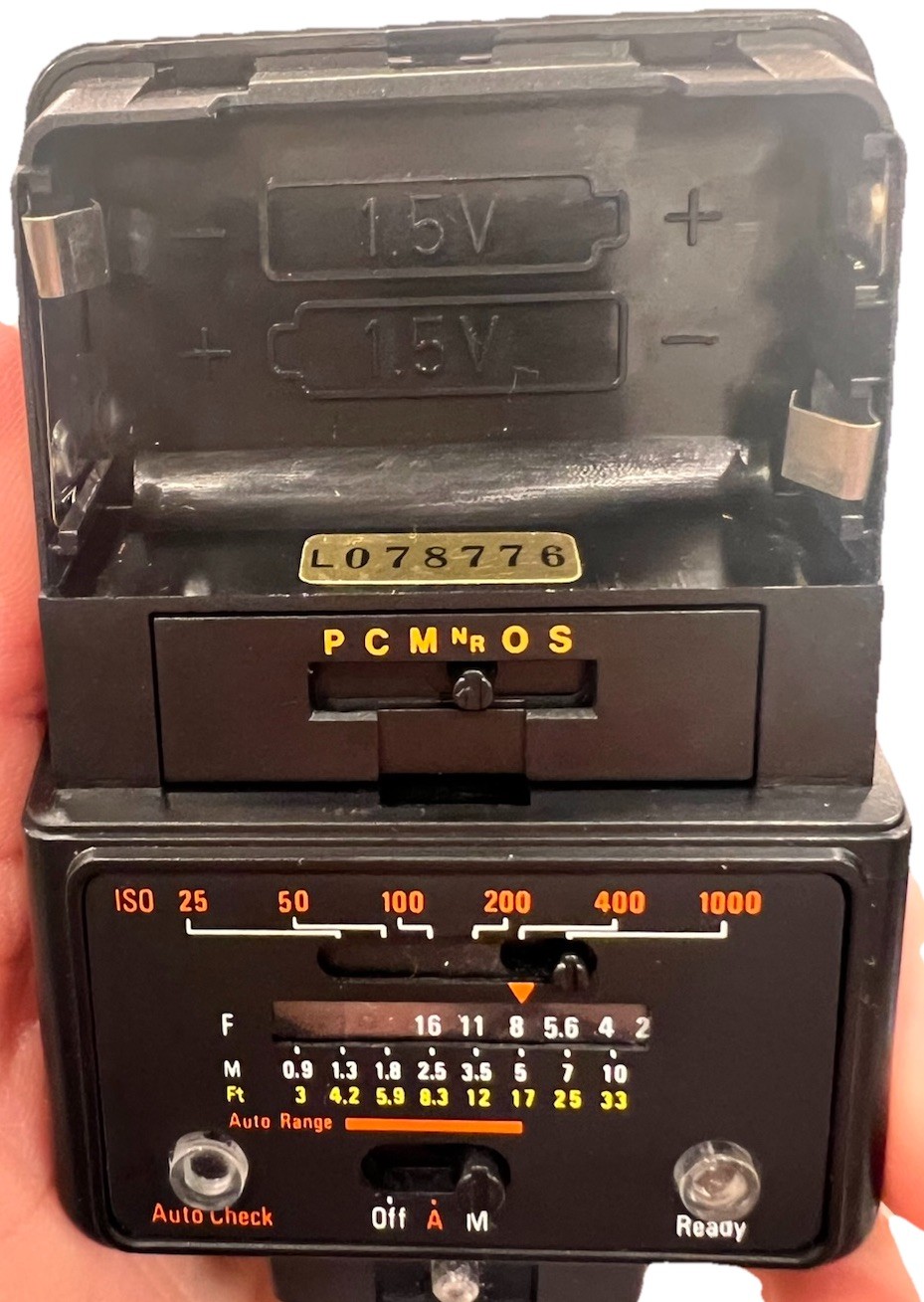 Focal DA-2000 Electronic Camera Flash Shoe Mount Works Great Tested