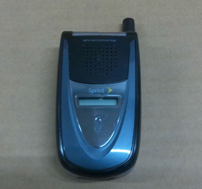 Vintage Sprint Sanyo VI-2300 Flip Phone Silver Cell Phone w/ Battery Untested No