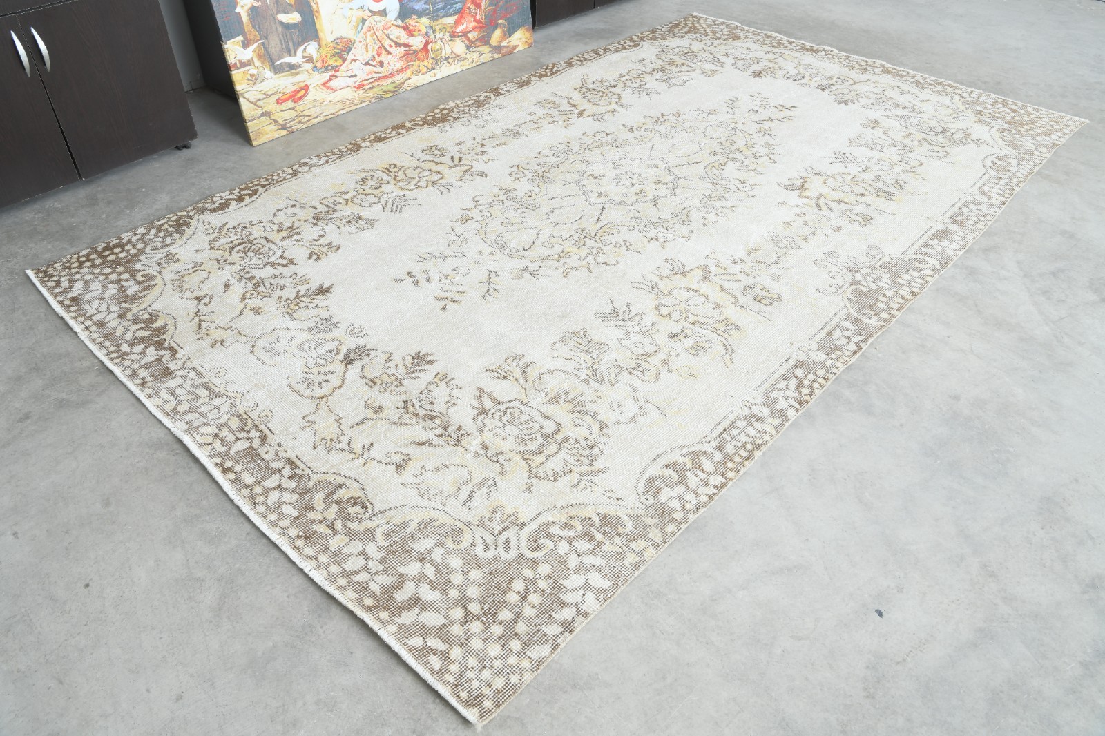 6x9 area rug, handmade vintage turkish oriental rug, faded oushak rug,110