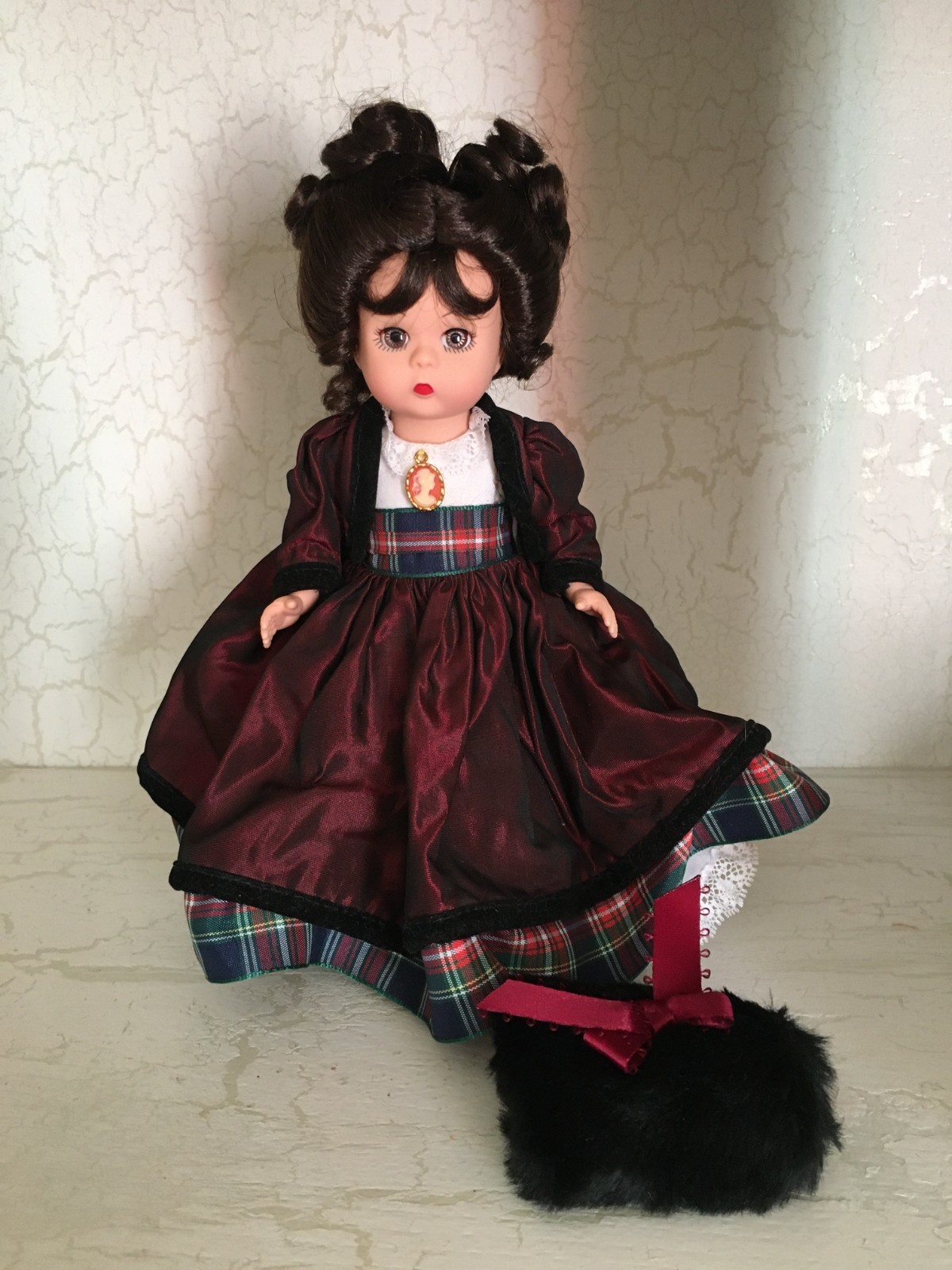 Adorable HTF Sleigh Riding wendy 8" Madame Alexander doll