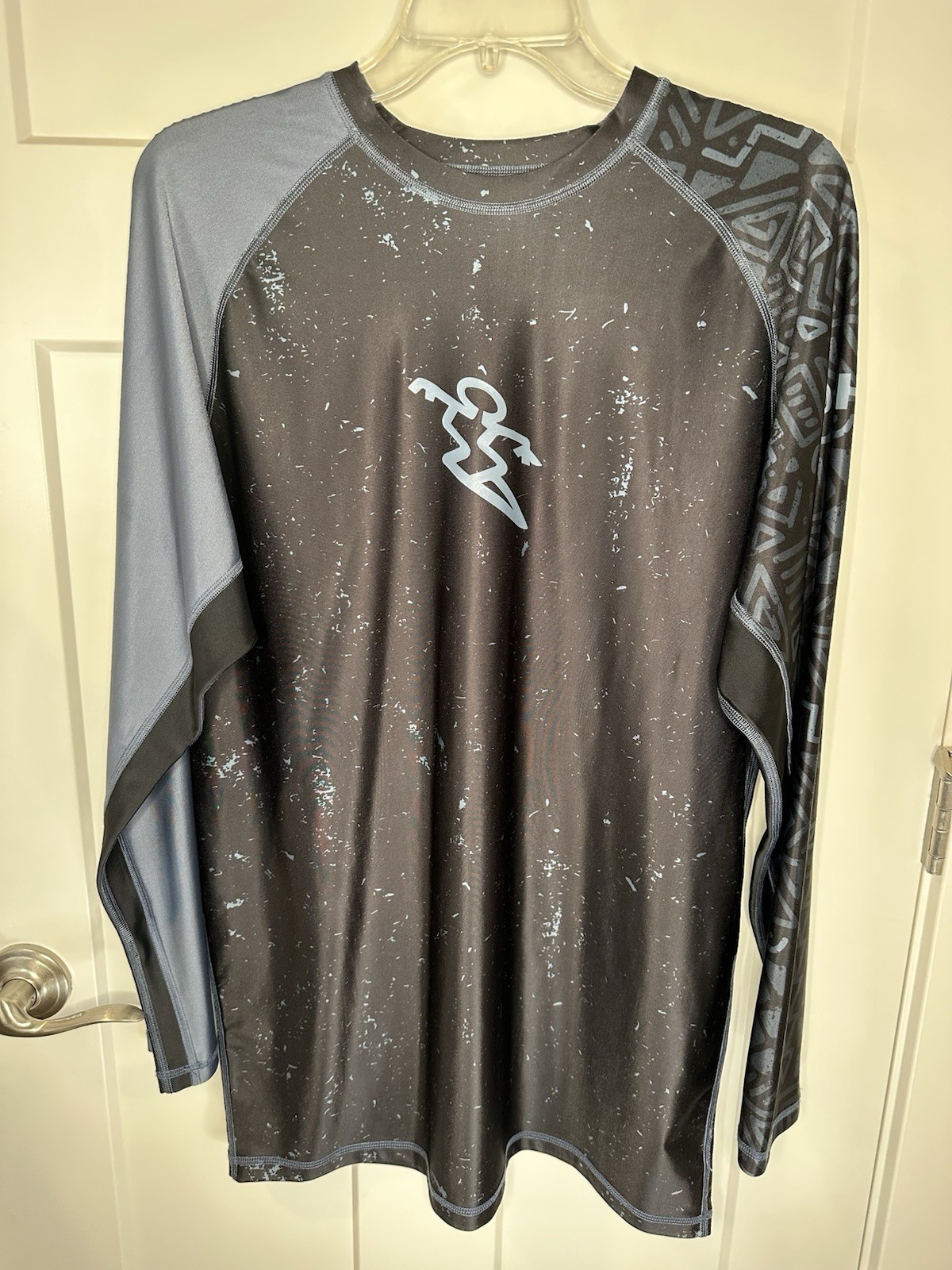 DaHui TXX Rash Guard XXL Long Sleeve Surf Swim UV Shirt Gray Black Tribal