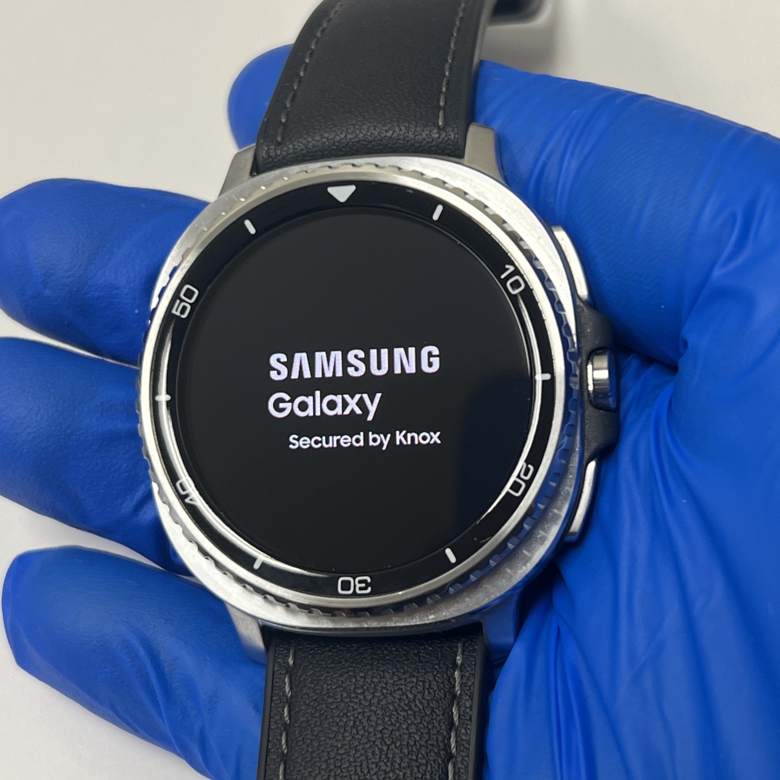 Samsung Galaxy Watch8 Classic 46mm GPS+LTE Silver - Stainless Steel Excellent