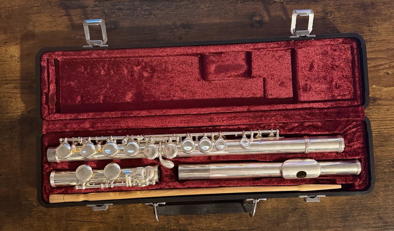 Jupiter Student Flute Silver Plated Closed Hole w/ Hard Case & Cleaning Rod