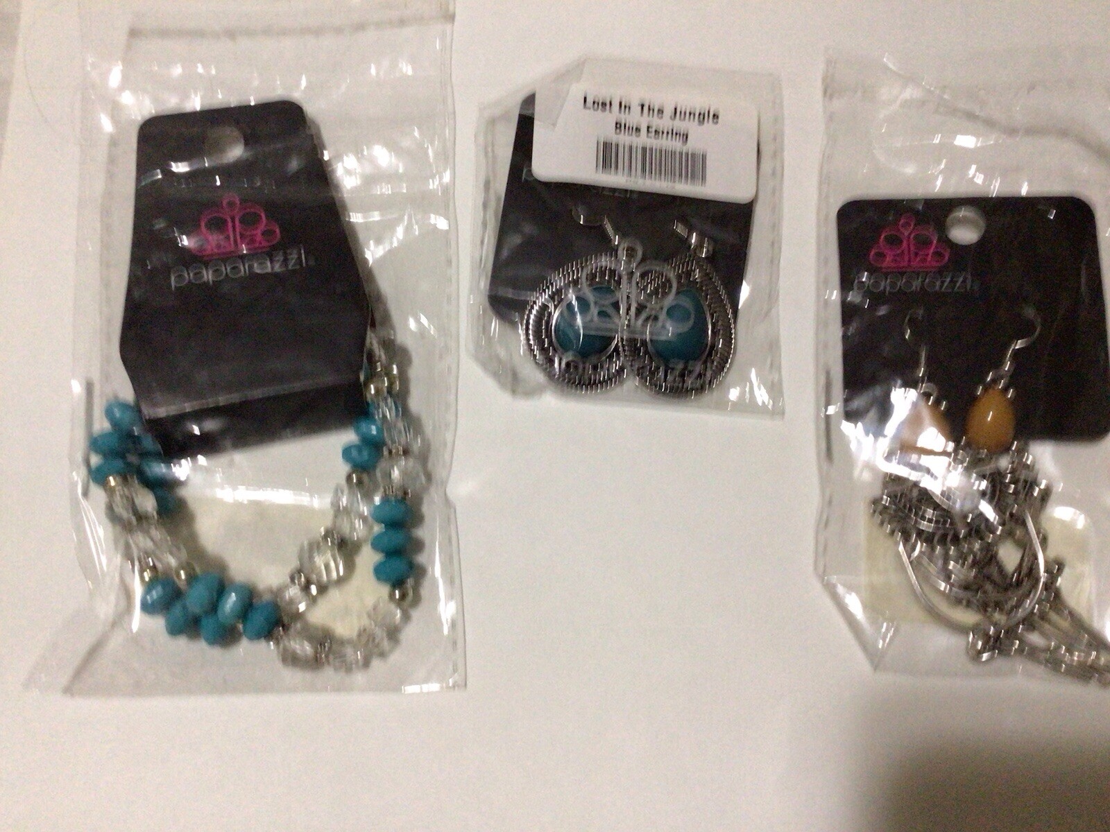 paparazzi jewelry lot 2 Pr Earrings 2 Bracelets