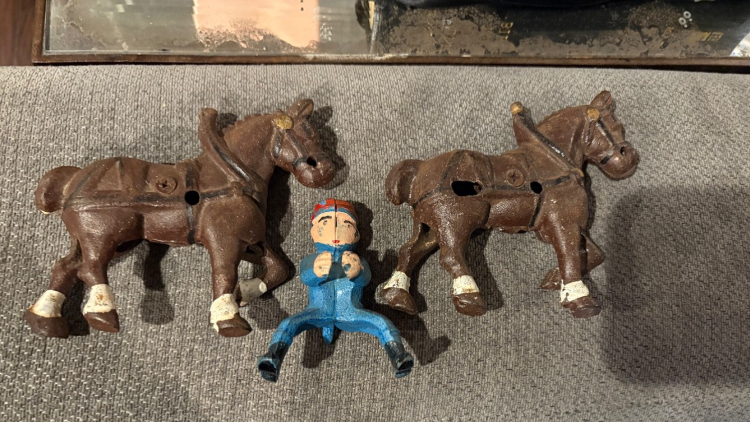 VINTAGE CAST IRON CLYDESDALE DRAFT HORSES BUDWEISER WAGON 2 Horses + Driver Part