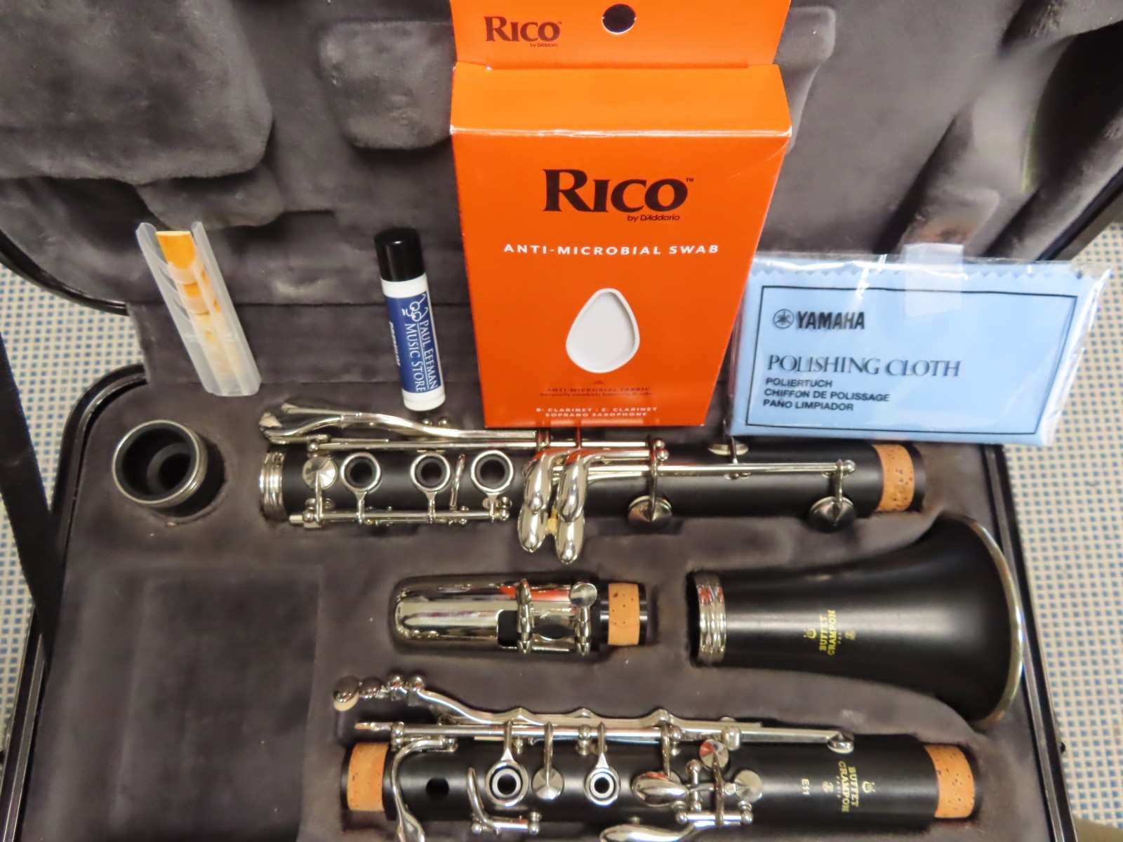 BUFFET E11 CLARINET-STORE SHOWCASE MODEL MINT Sold by BUFFET DLR, 1 YR WTY+XTRAS