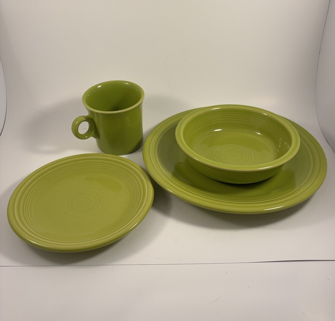 Fiesta Ware LEMONGRASS 4 Piece Place Setting Retired Fiestaware Pre-owned NICE