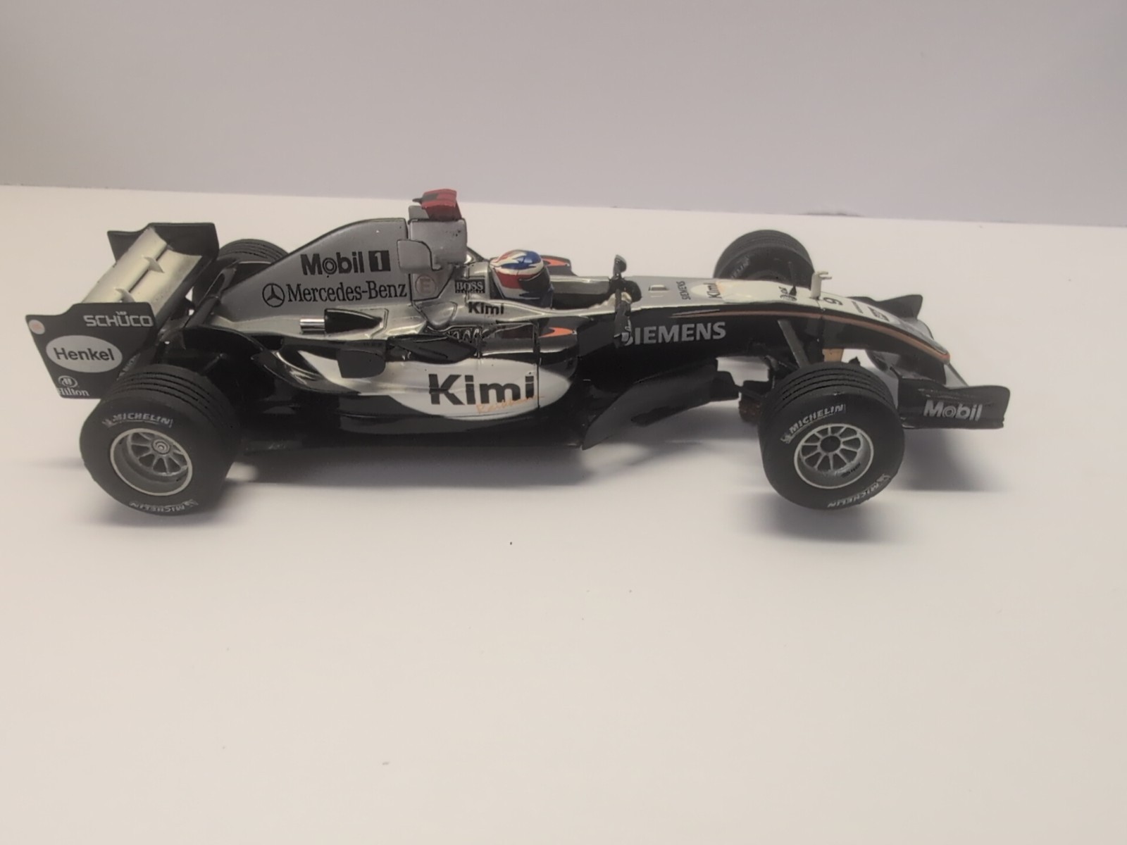 SCALEXTRIC 1/32 SLOT CAR  C2416 MCLAREN MERCEDES MP4/20 F1 #9 Kimi Siemens RARE