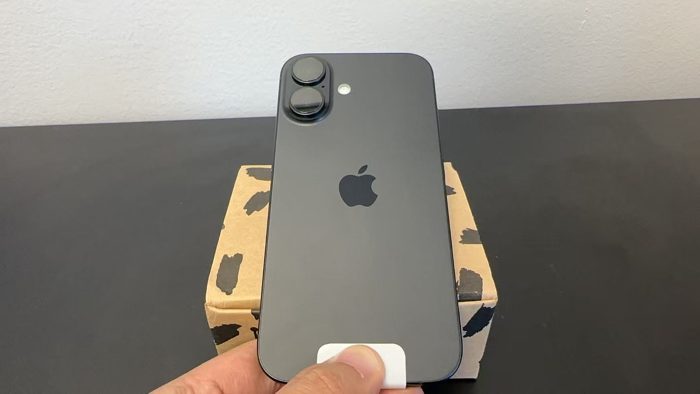 New Apple iPhone 16 Plus 128GB Black Unlocked *Never Used* Battey cycle: 0