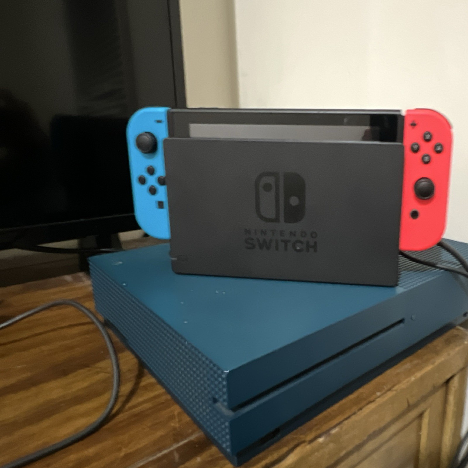 Nintendo Switch Console w/ Dock, Joy-Con Controllers 