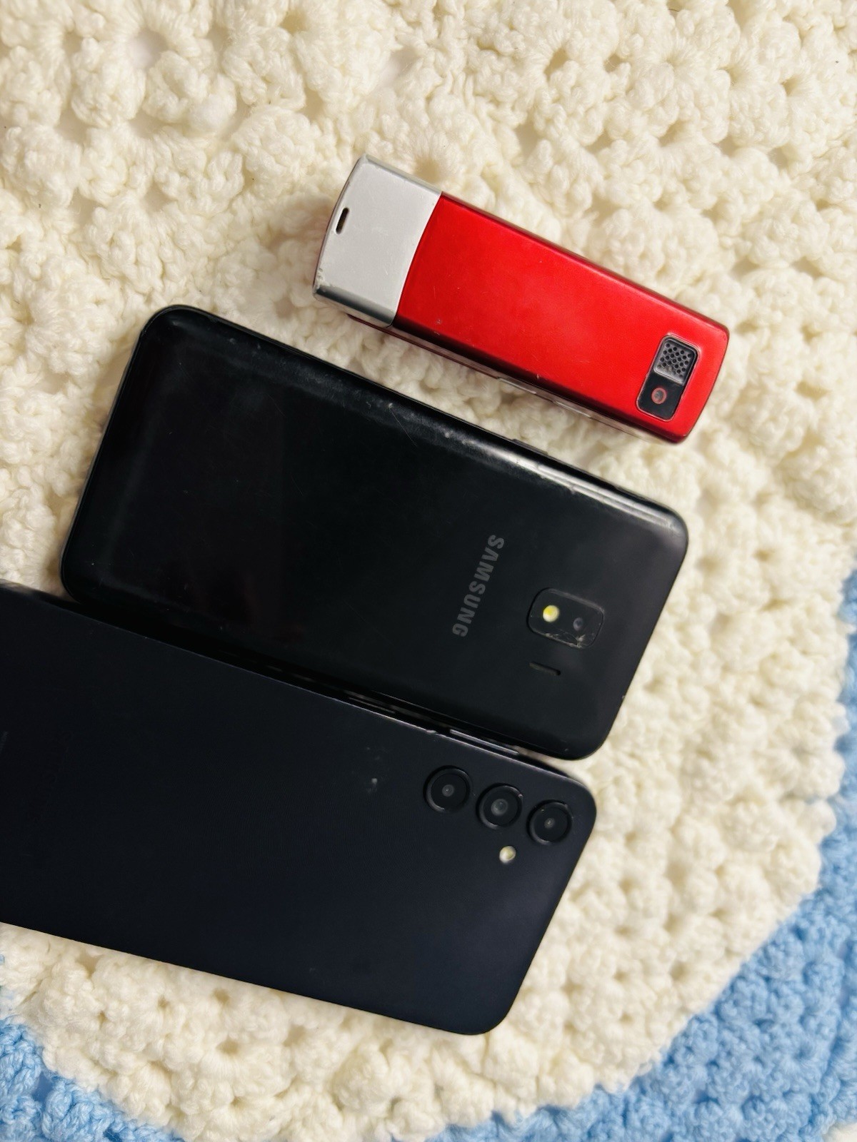 Samsung Mixed Lot Smartphones Flip Phones Verizon Red Electronic Device Lot