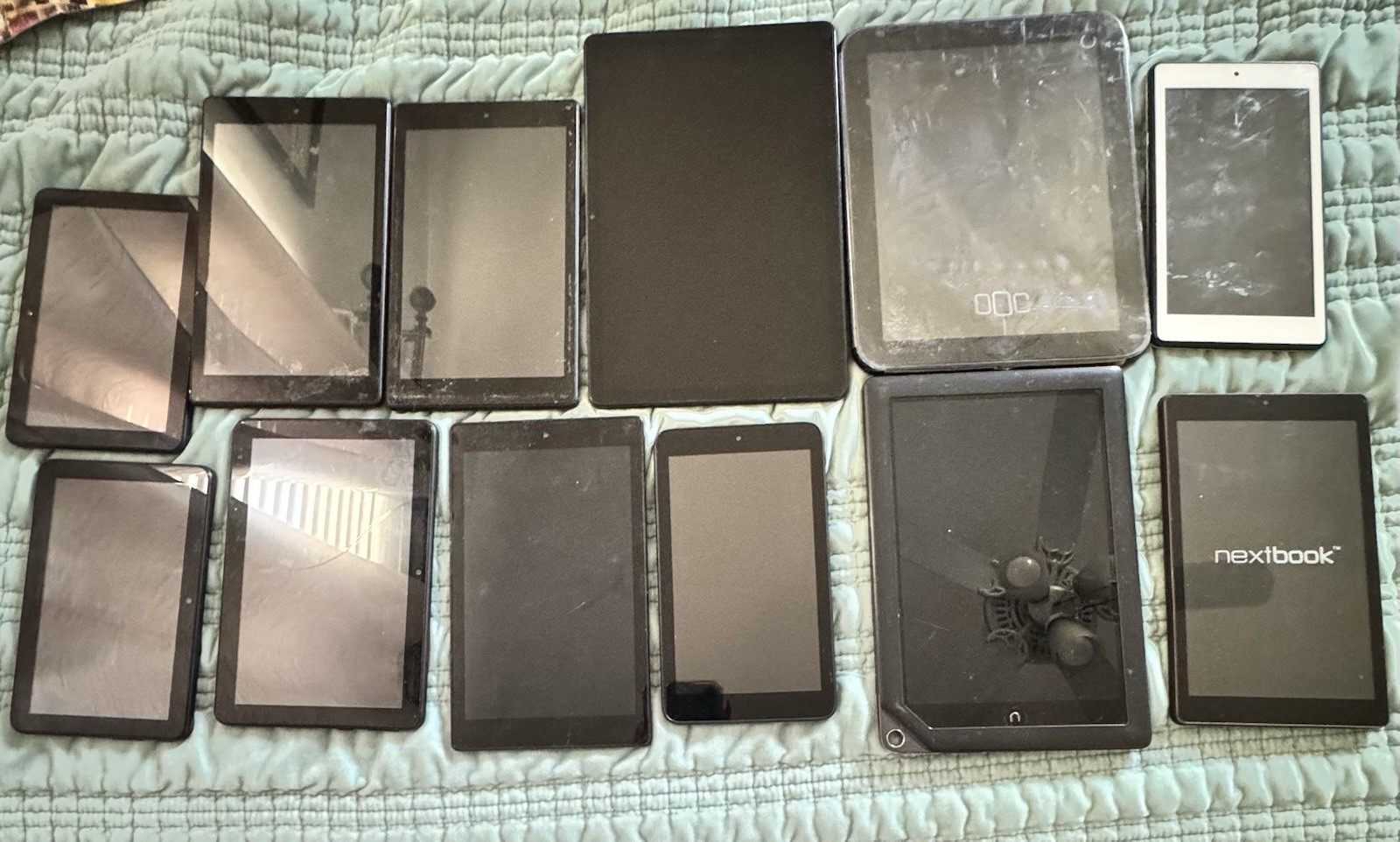 Tablets-HP, AMAZON, Miscellaneous-UNTESTED-FOR PARTS OR REPAIR LOT OF 12