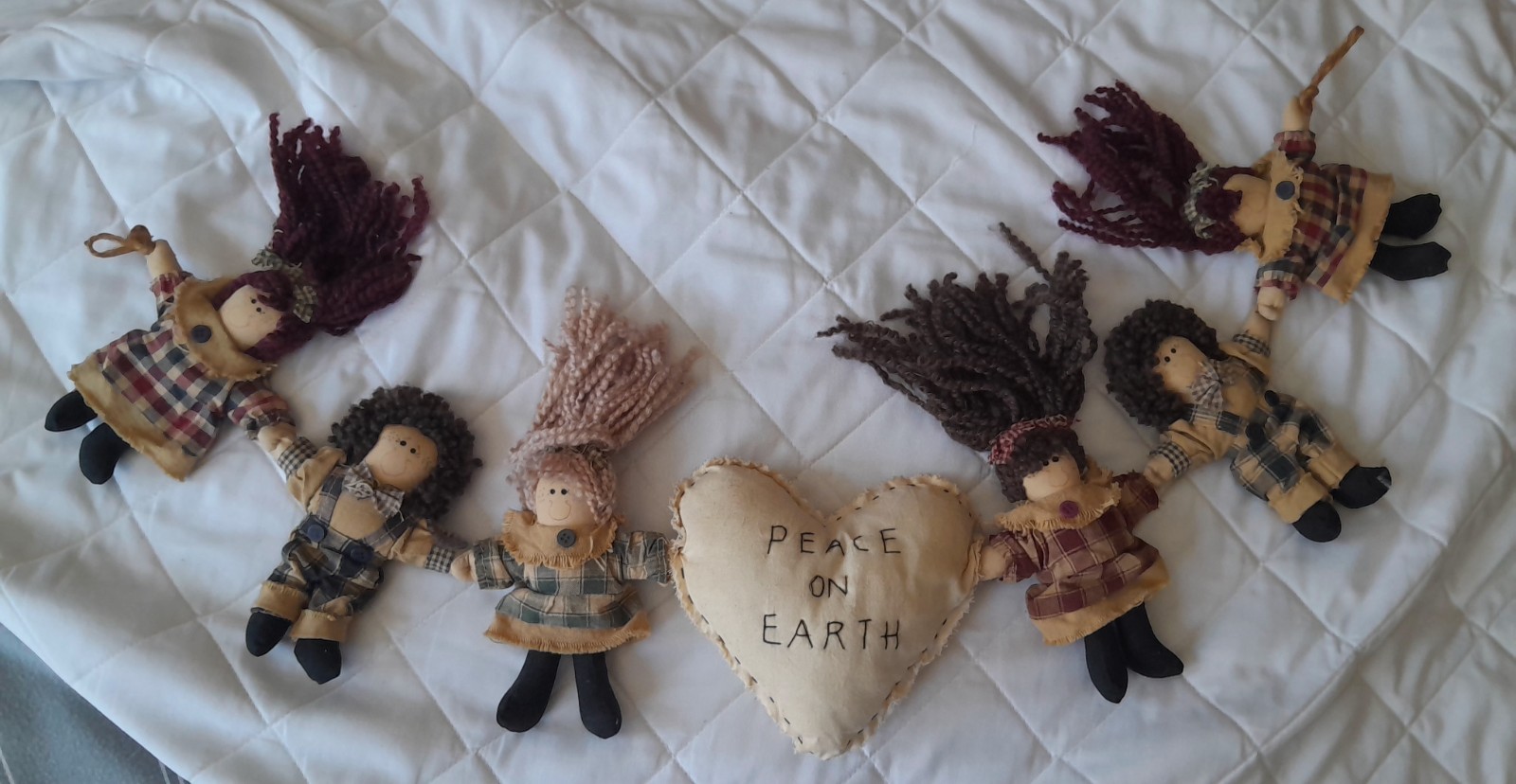 Vintage Country Primitive Rag Doll Folk Art Garland Peace On Earth 36"