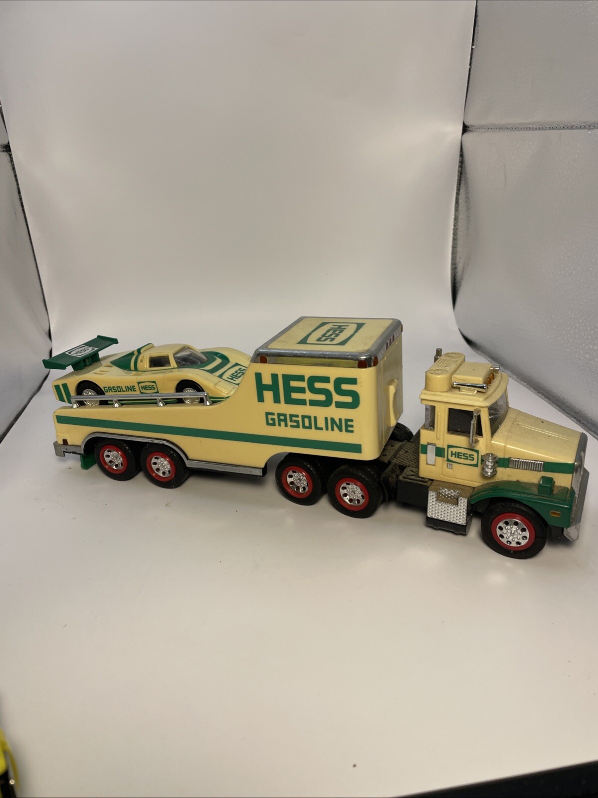 Vintage 1988 Hess Car Carrier Truck & Trailer, Hauler, Car