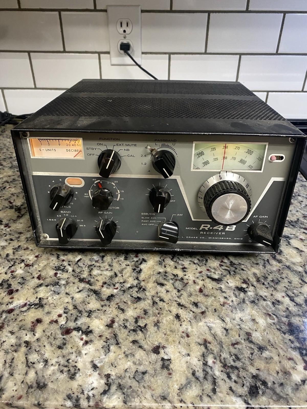 R. L. DRAKE R-4B HF Receiver Vintage Ham Radio **READ**