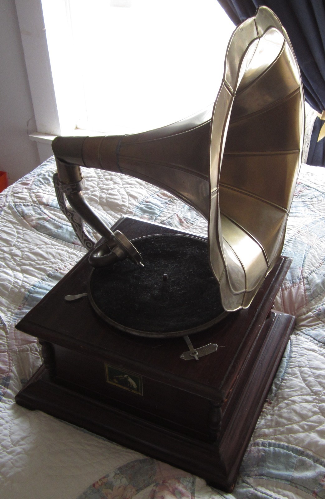 Victor Gramophone Company HMV His Master's Voice Wind Phonograph Record Player