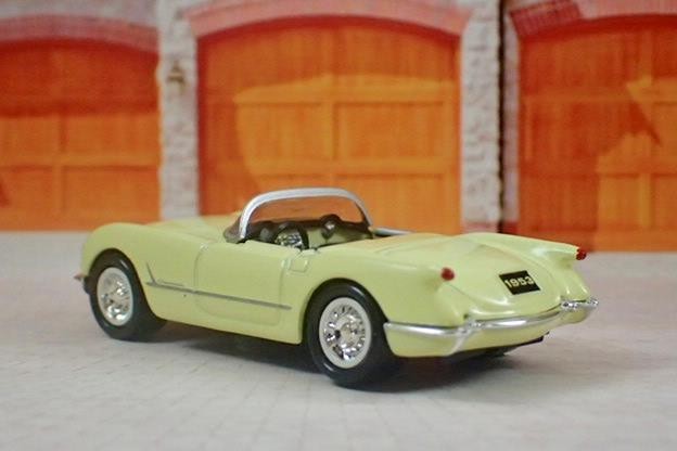 1st Gen 1953–1962 Chevrolet C1 Corvette 235ci I6 Roadster 1/64 Scale Ltd Edit Y