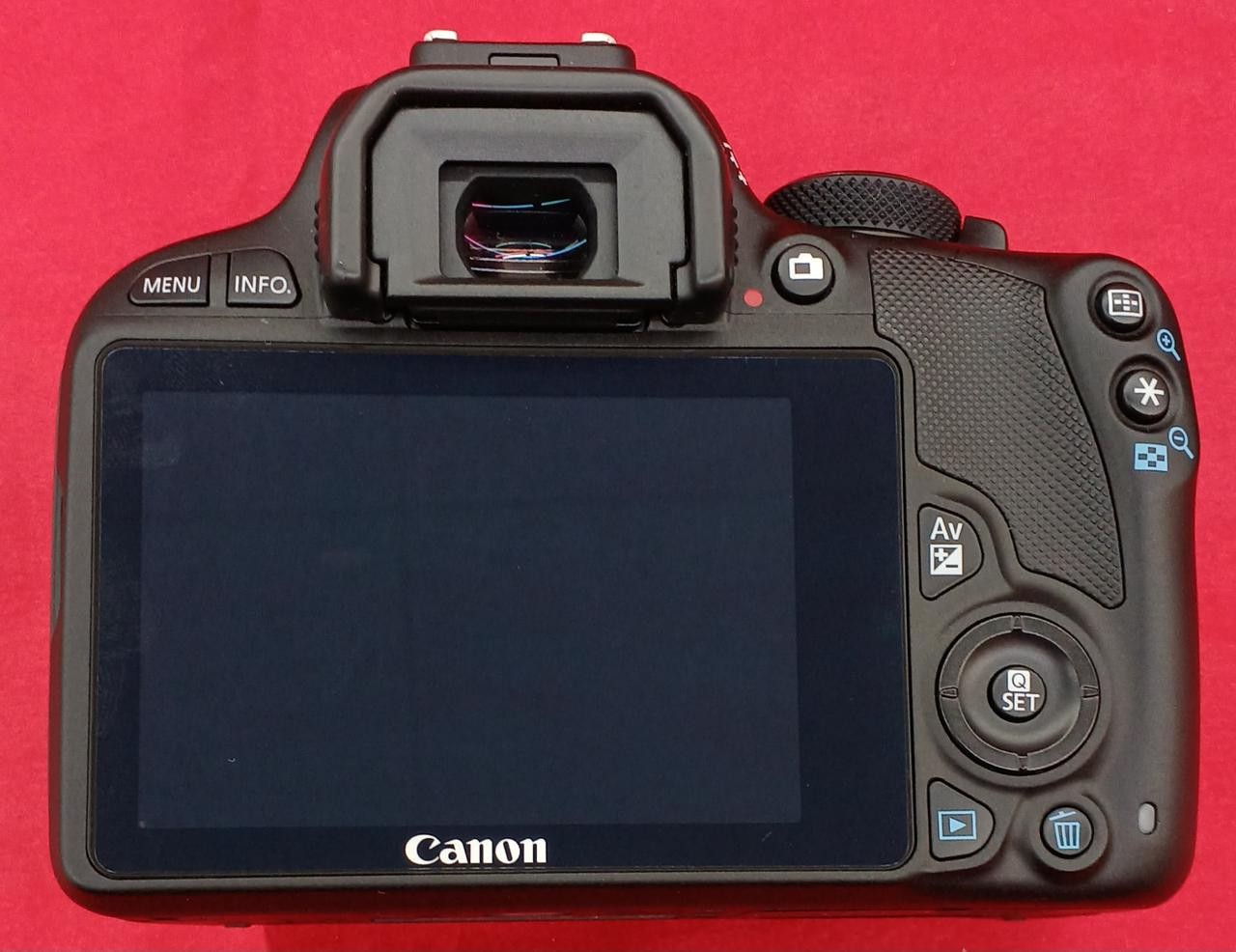 Canon EOS Kiss X7 DSLR Double Zoom Kit, Used, Dust Inside Lens From Japan